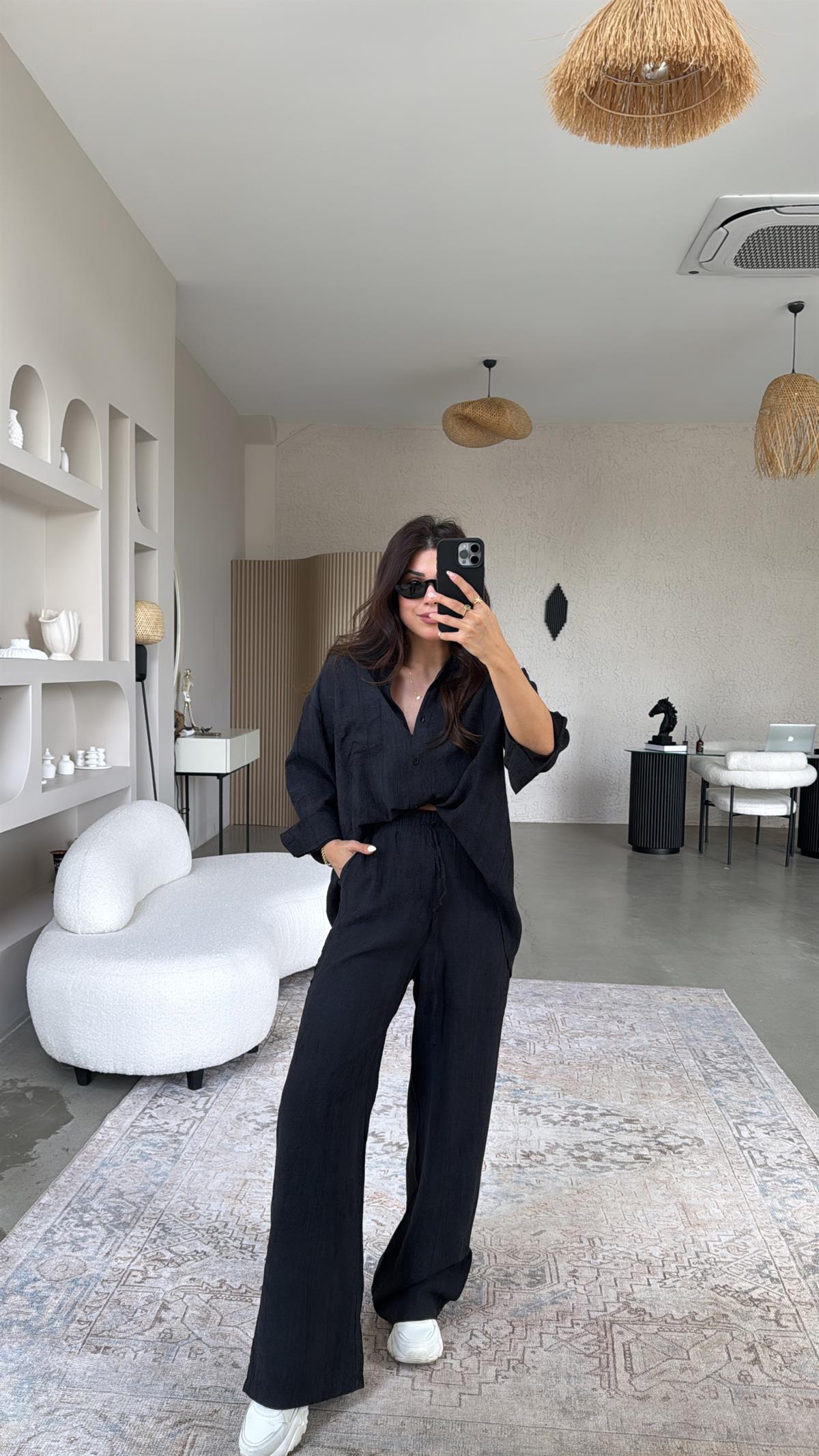 Siyah Çilek Eskitme Detaylı Takım