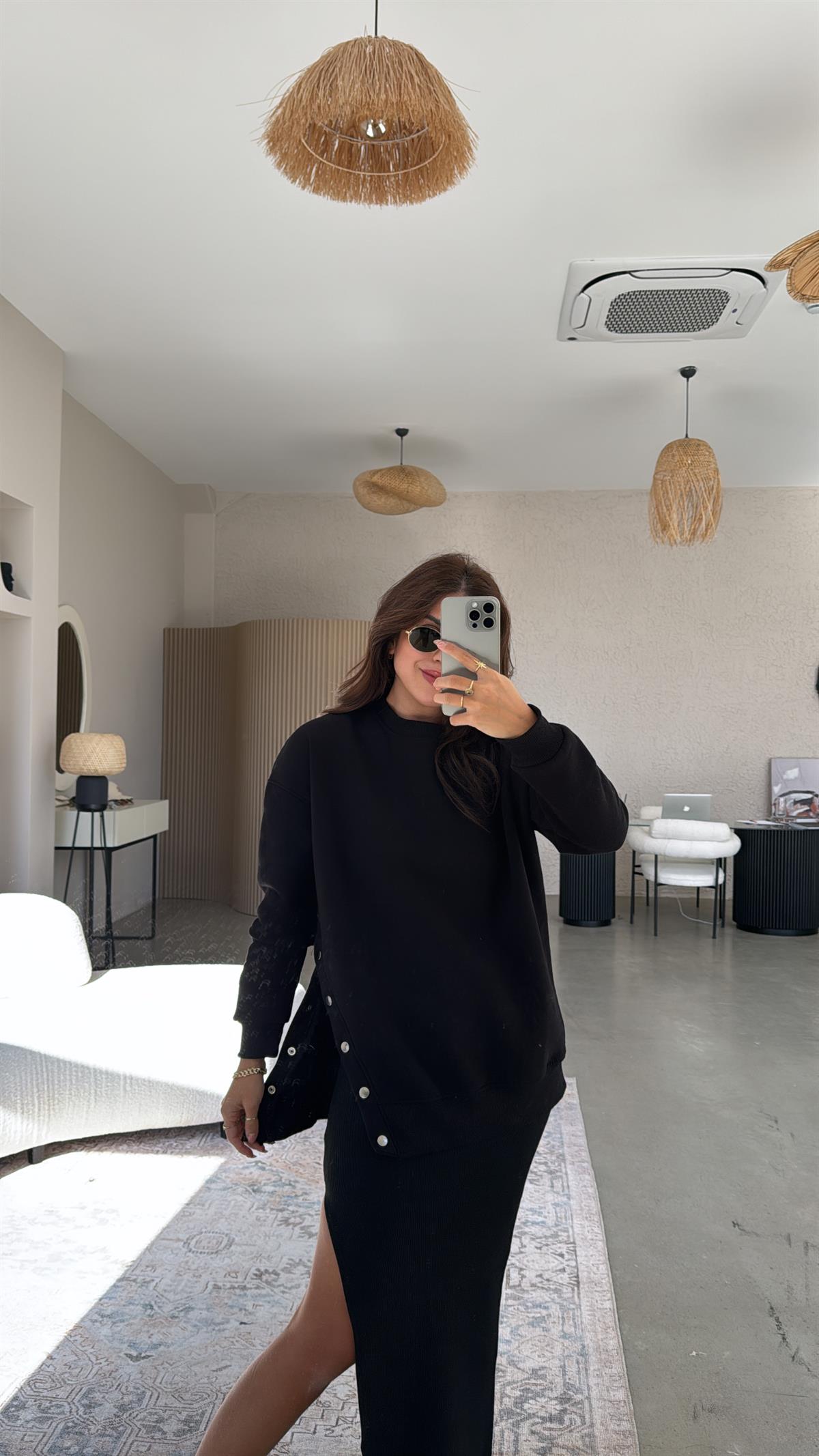 Siyah Çıtçıt Detaylı Sweatshirt