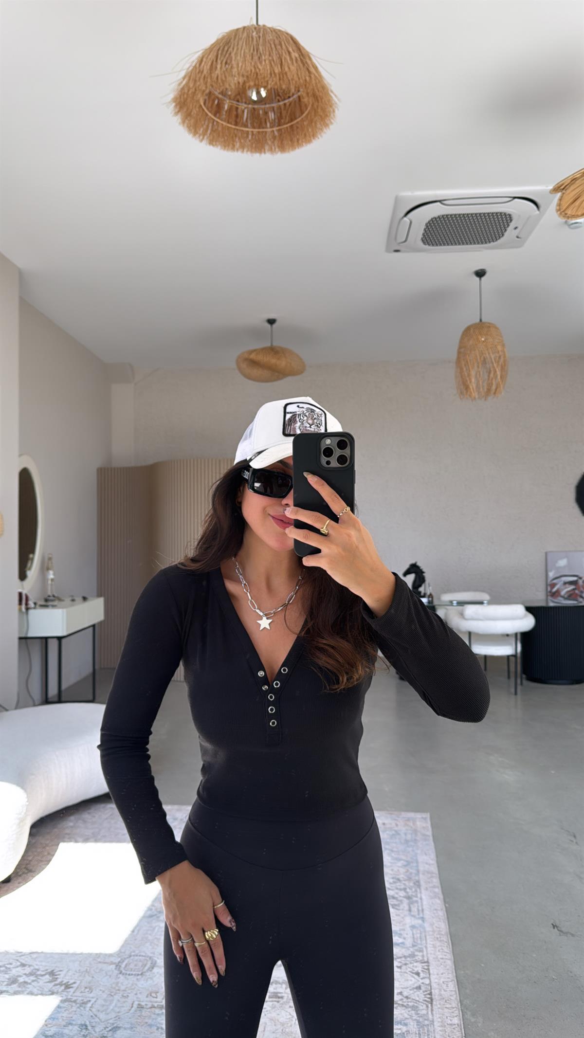 Siyah Çıtçıtlı Ribana Bluz