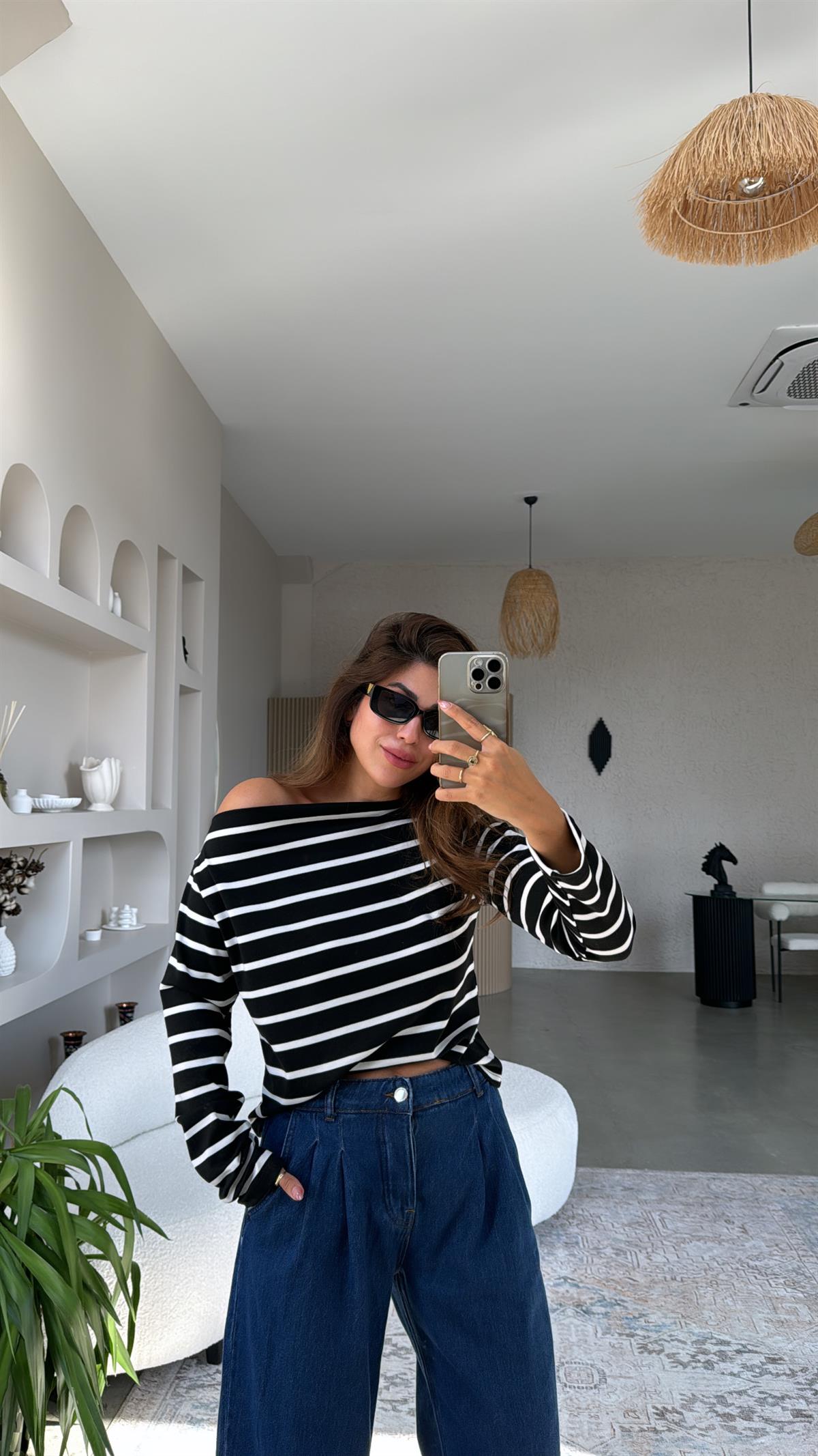 Siyah Çizgili Kayık Yaka Bluz