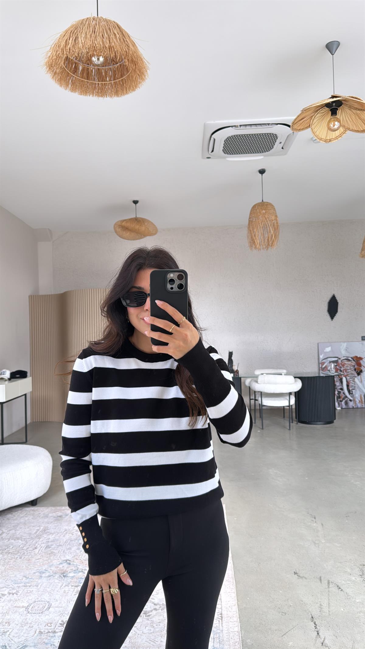 Siyah Çizgili Kolu Detaylı Triko Bluz