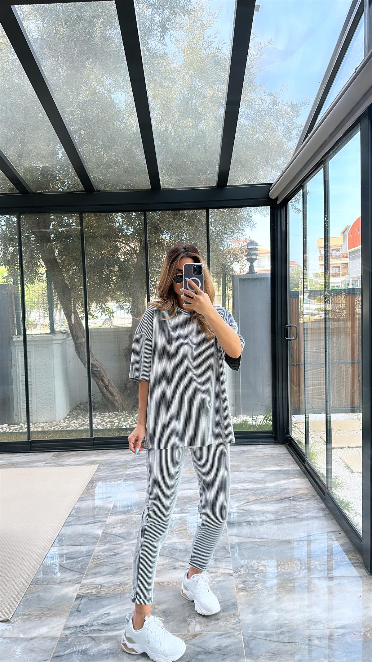 Siyah Çizgili Premium Takım