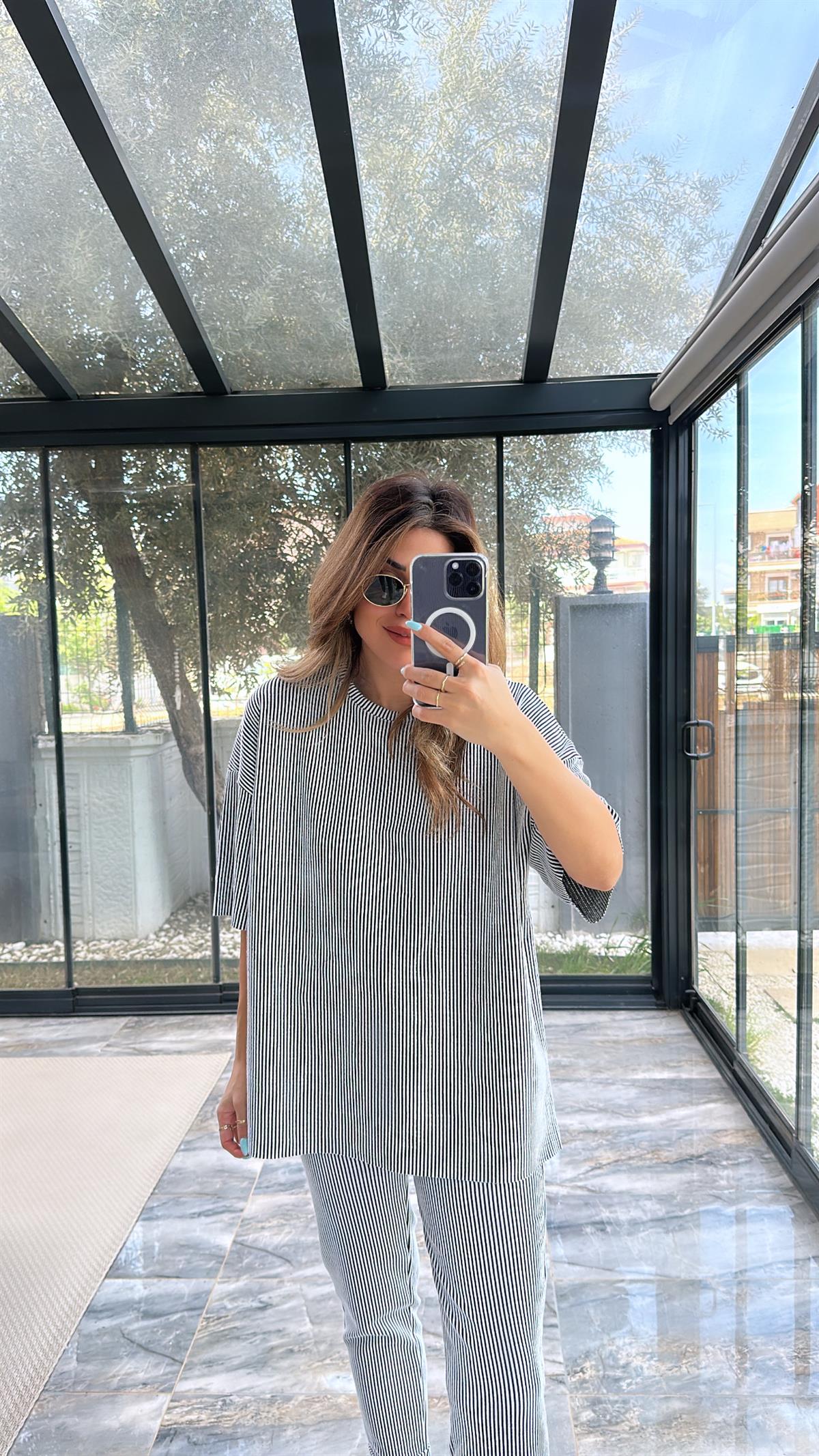 Siyah Çizgili Premium Takım