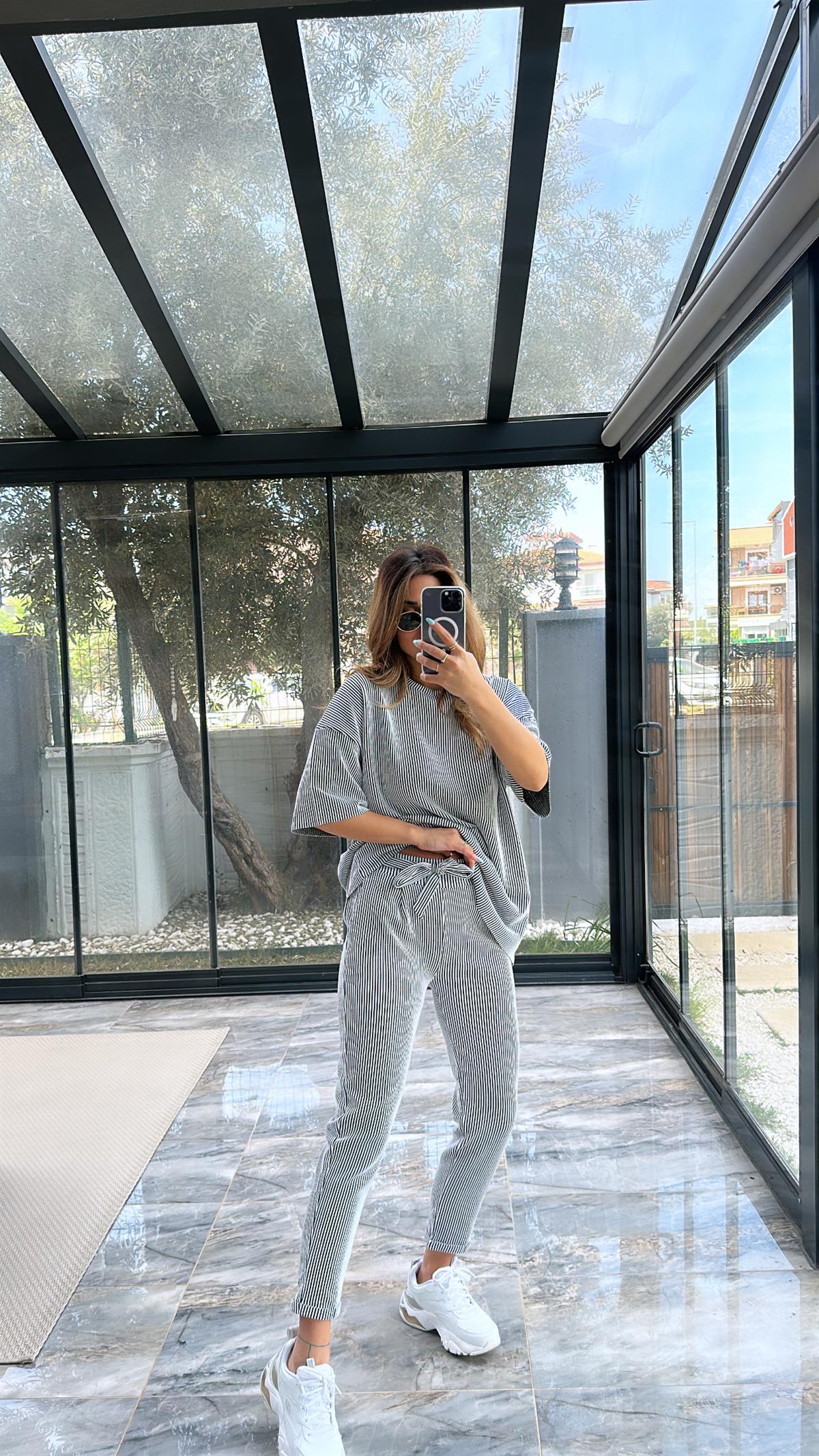 Siyah Çizgili Premium Takım