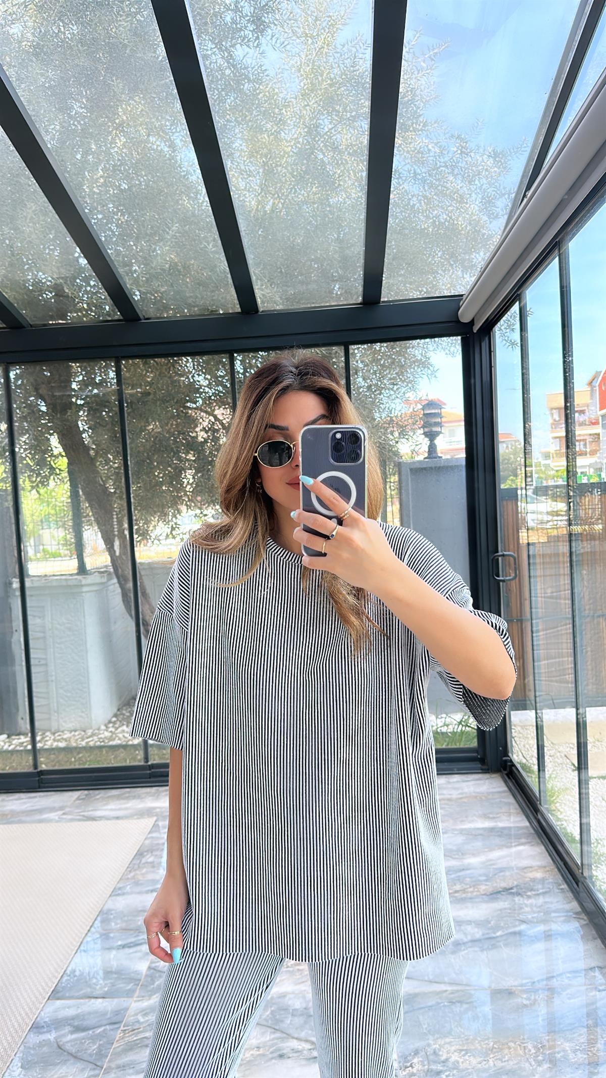 Siyah Çizgili Premium Takım