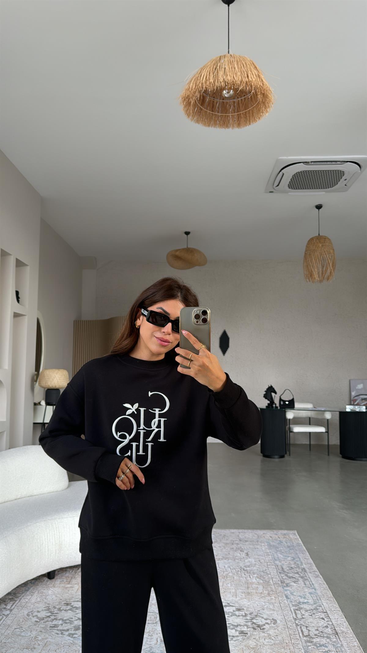 Siyah Curious Nakışlı Şardonlu Sweatshirt