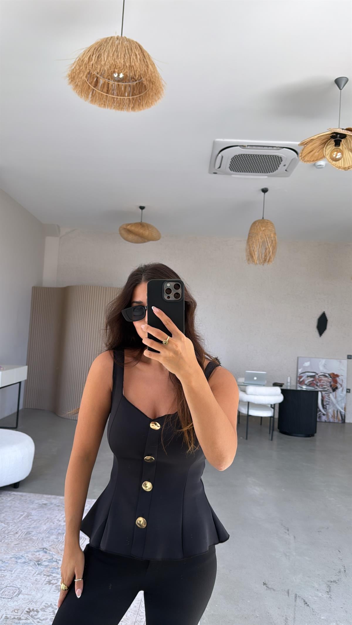 Siyah Dalgıç Gold Detaylı Bel Oturan Bluz