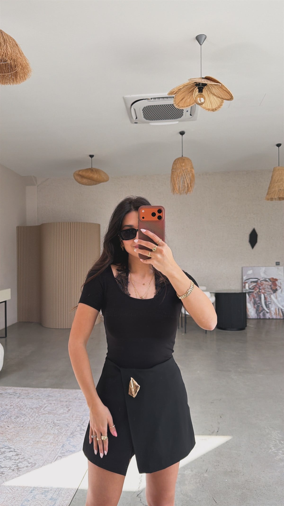 Siyah Dantel Boyundan Geçme Detaylı Modal Bluz