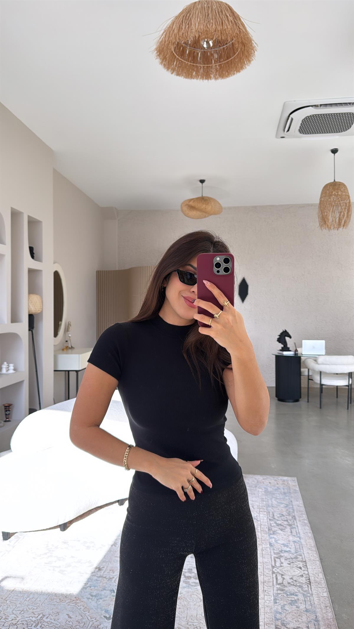 Siyah Dik Yaka Basic