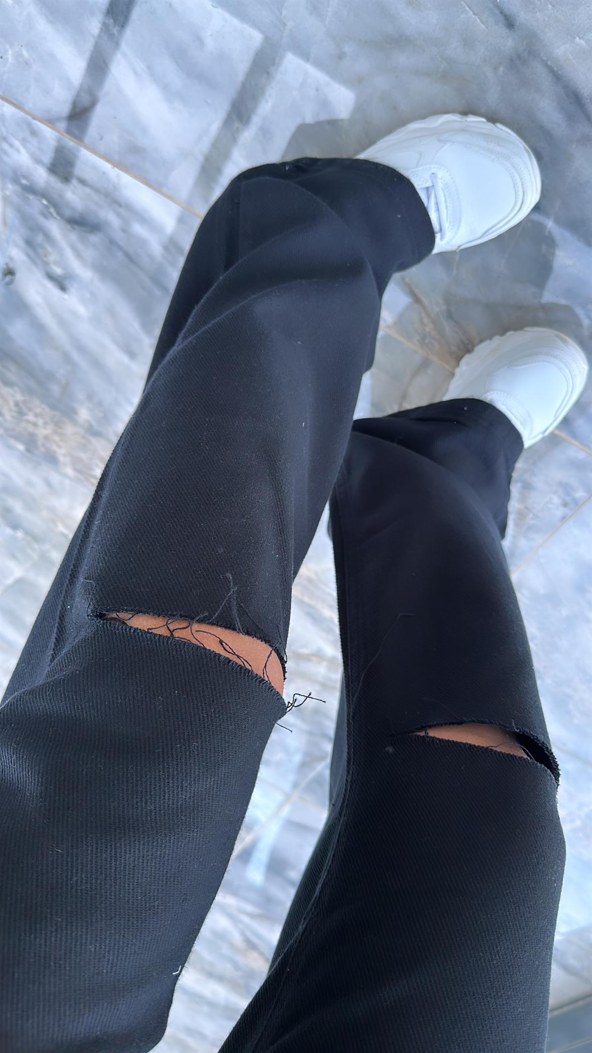 Siyah Dizi Kesik Pamuklu Pantolon