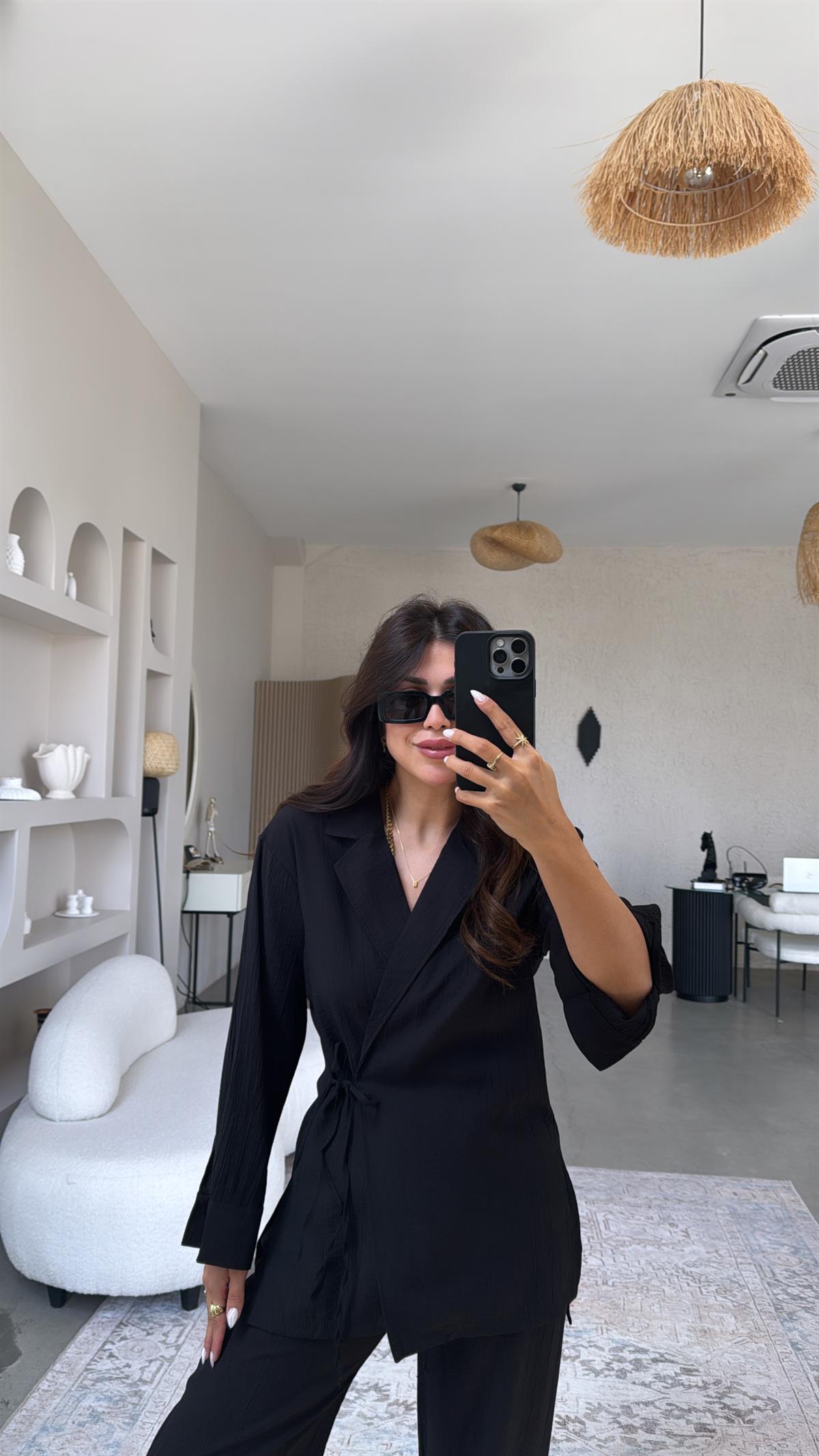 Siyah Dokuma Kruvaze Yaka Gömlek Takım