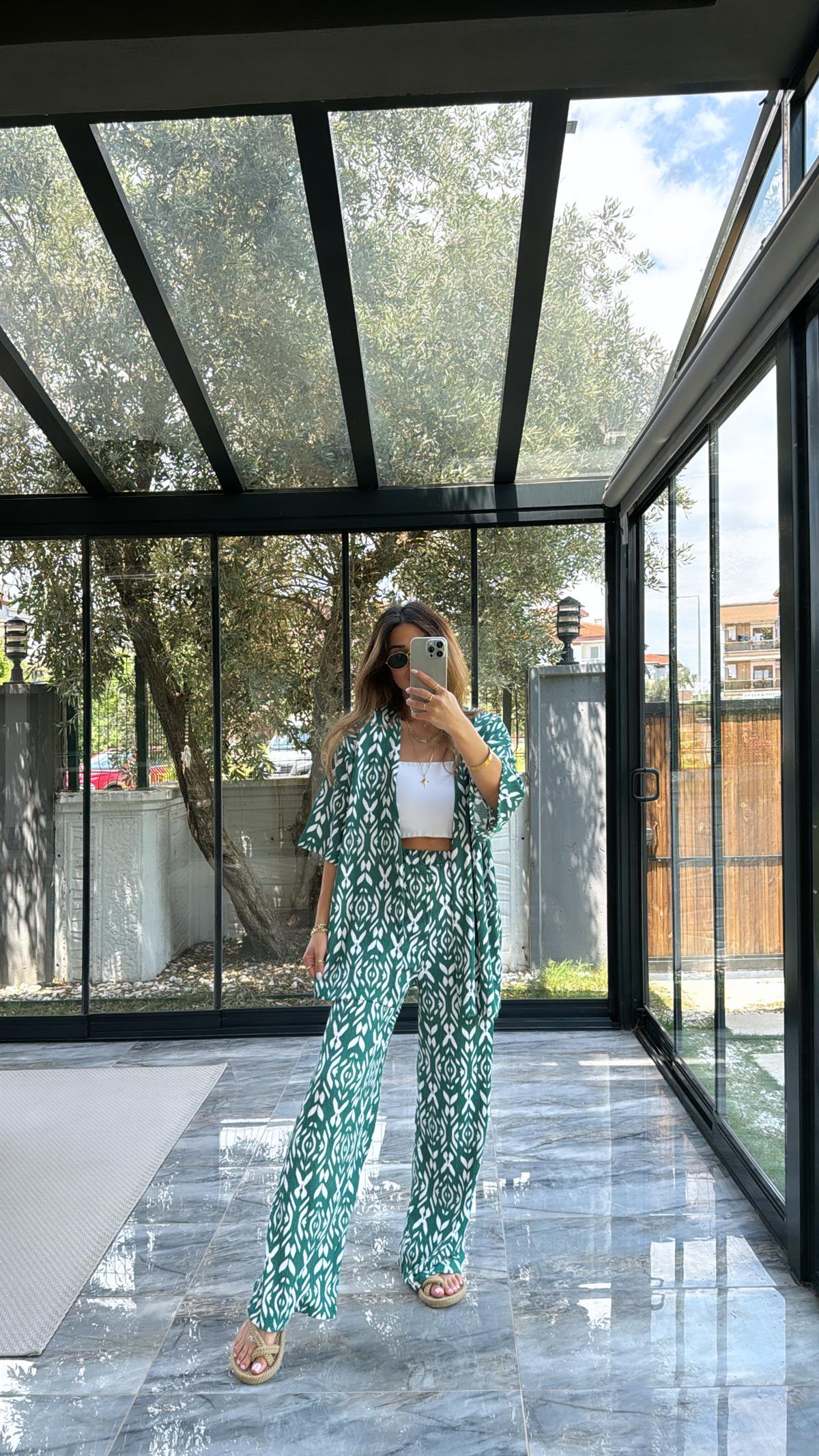 Siyah Düğmeli Yelekli Etek Takım