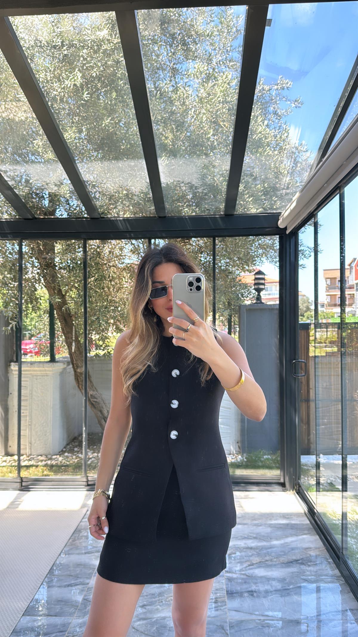 Siyah Düğmeli Yelekli Etek Takım