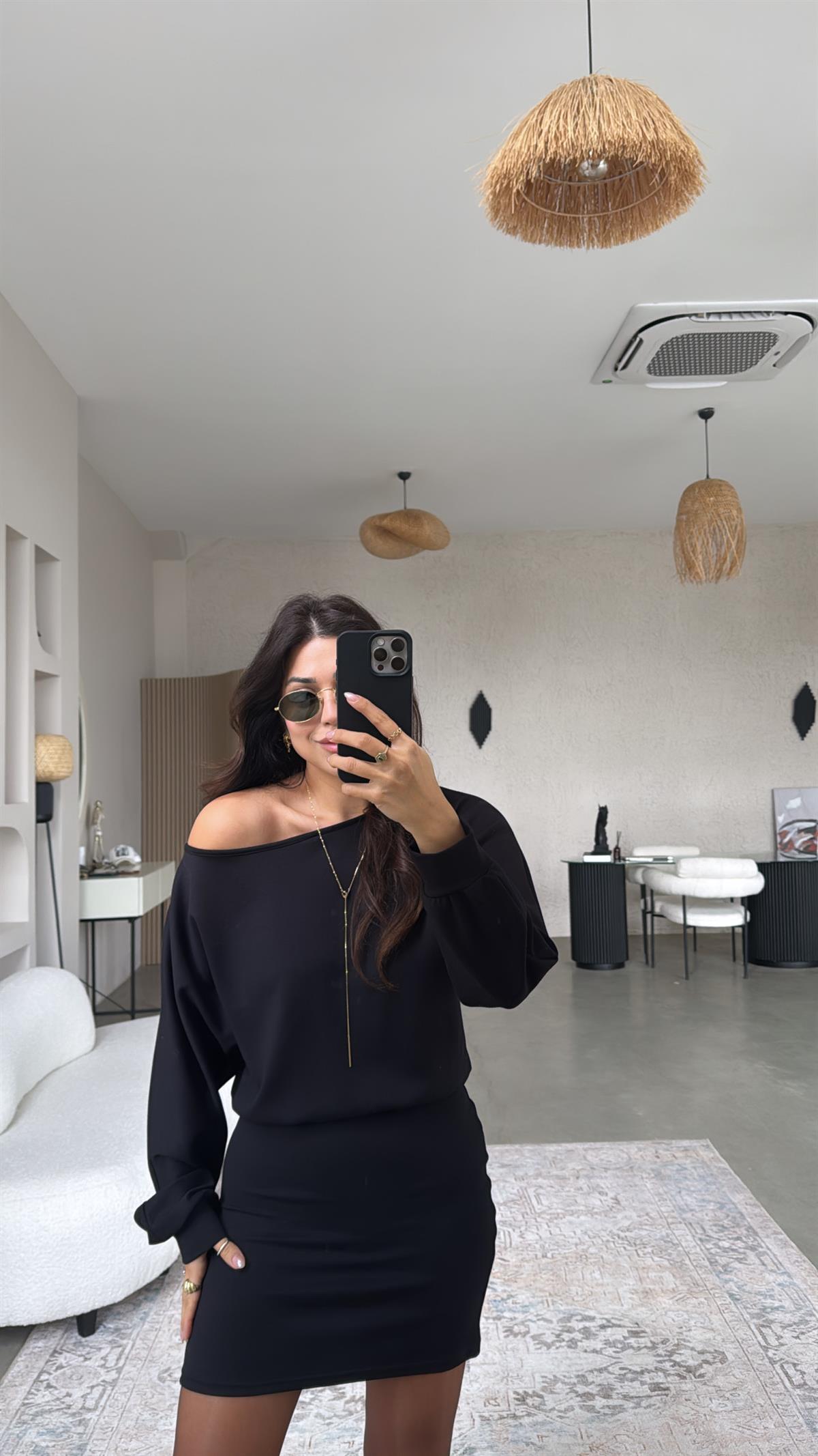 Siyah Eteği Oturan Modal Elbise