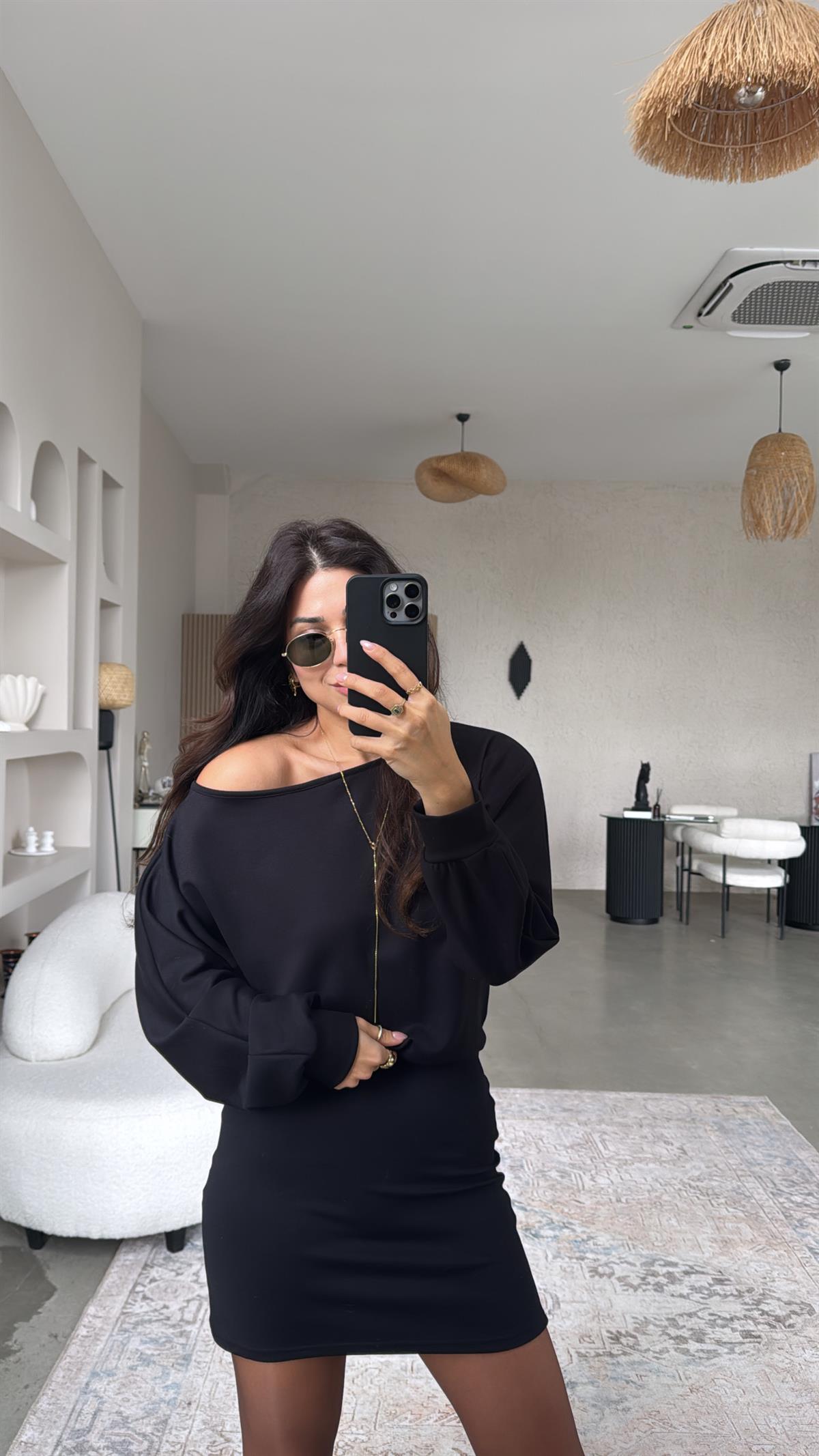 Siyah Eteği Oturan Modal Elbise