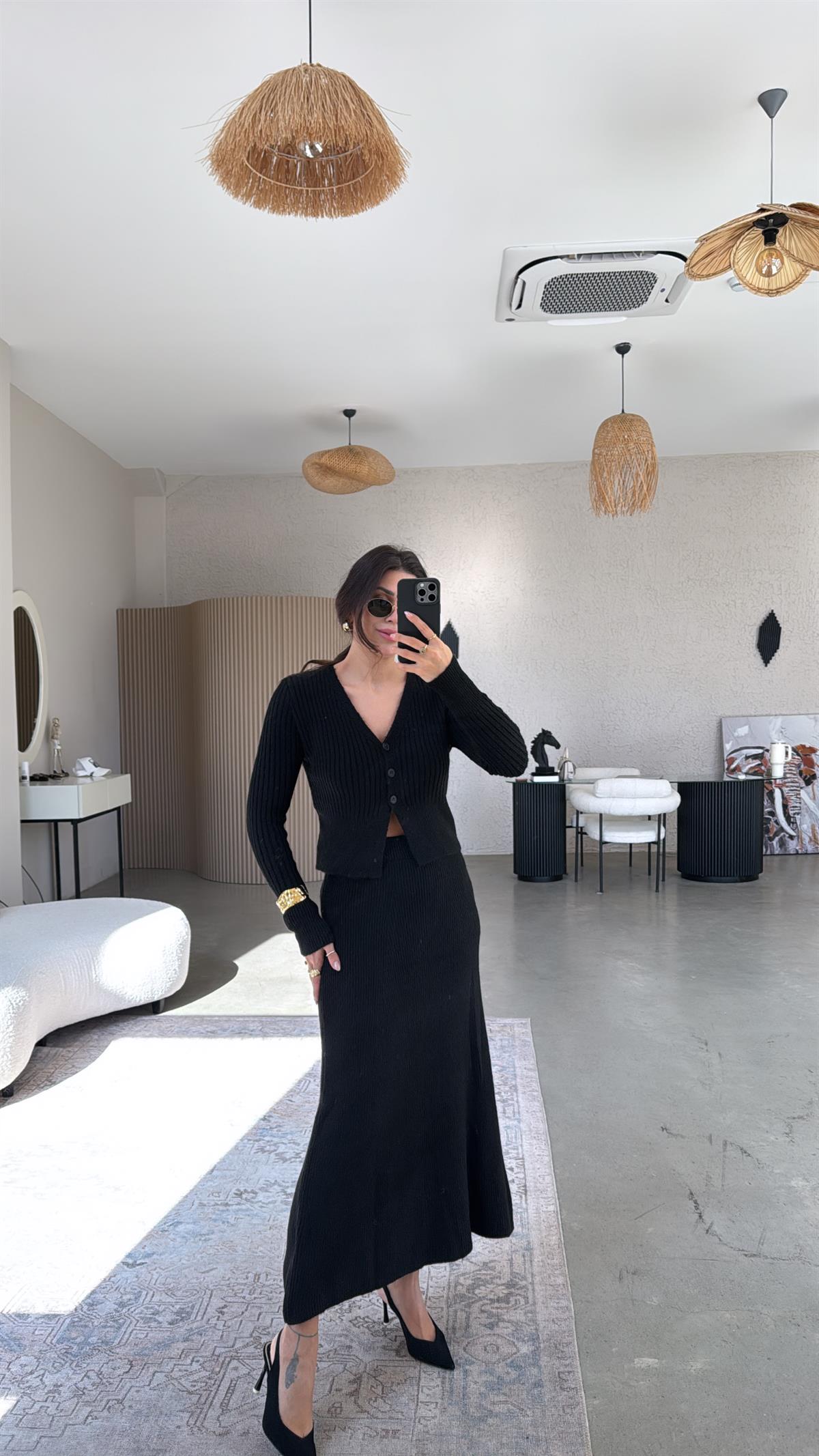 Siyah Etek Hırka Triko Takım