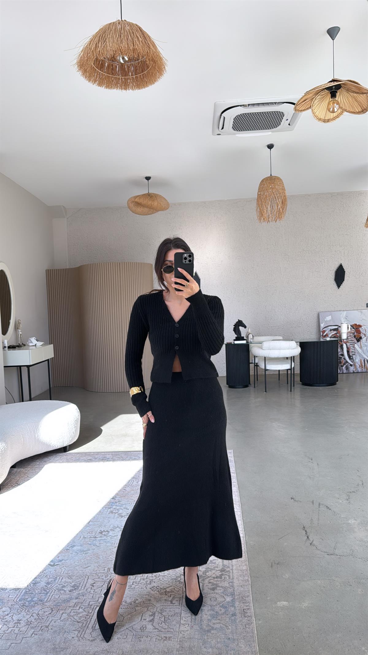 Siyah Etek Hırka Triko Takım