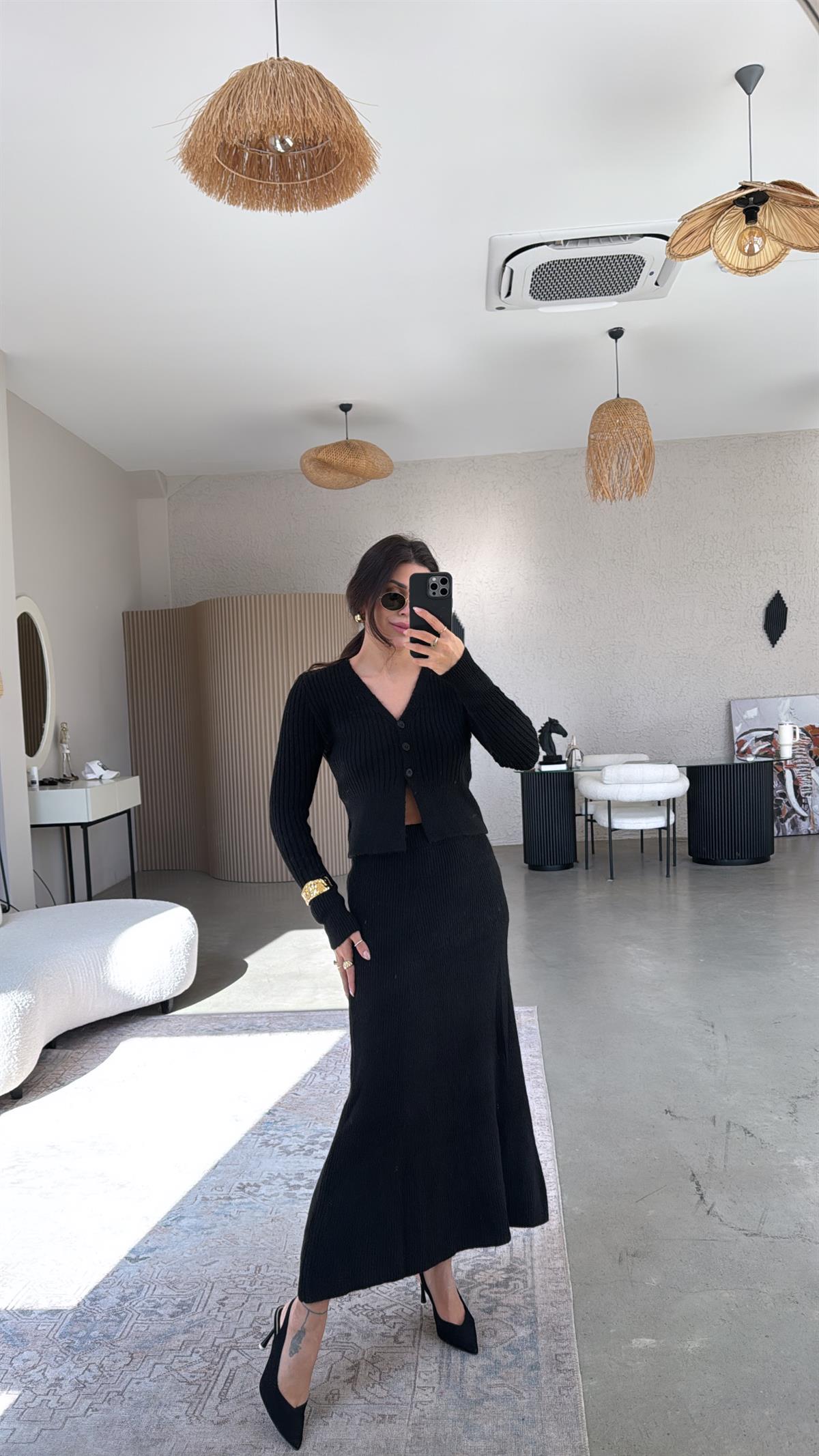 Siyah Etek Hırka Triko Takım