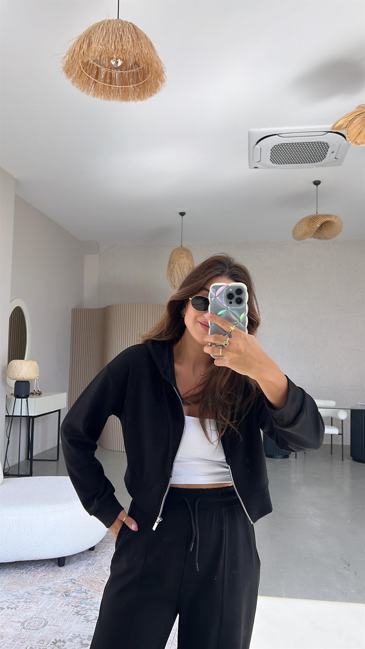 Siyah Fermuarlı Modal Kısa Ceket