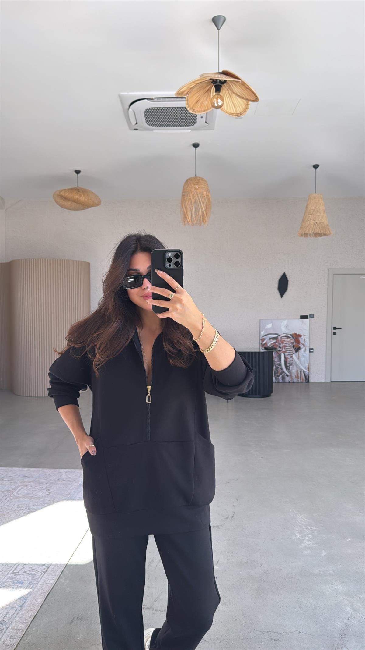 Siyah Fermuarlı Sweatli Aksesuarlı Eşofman Takımı