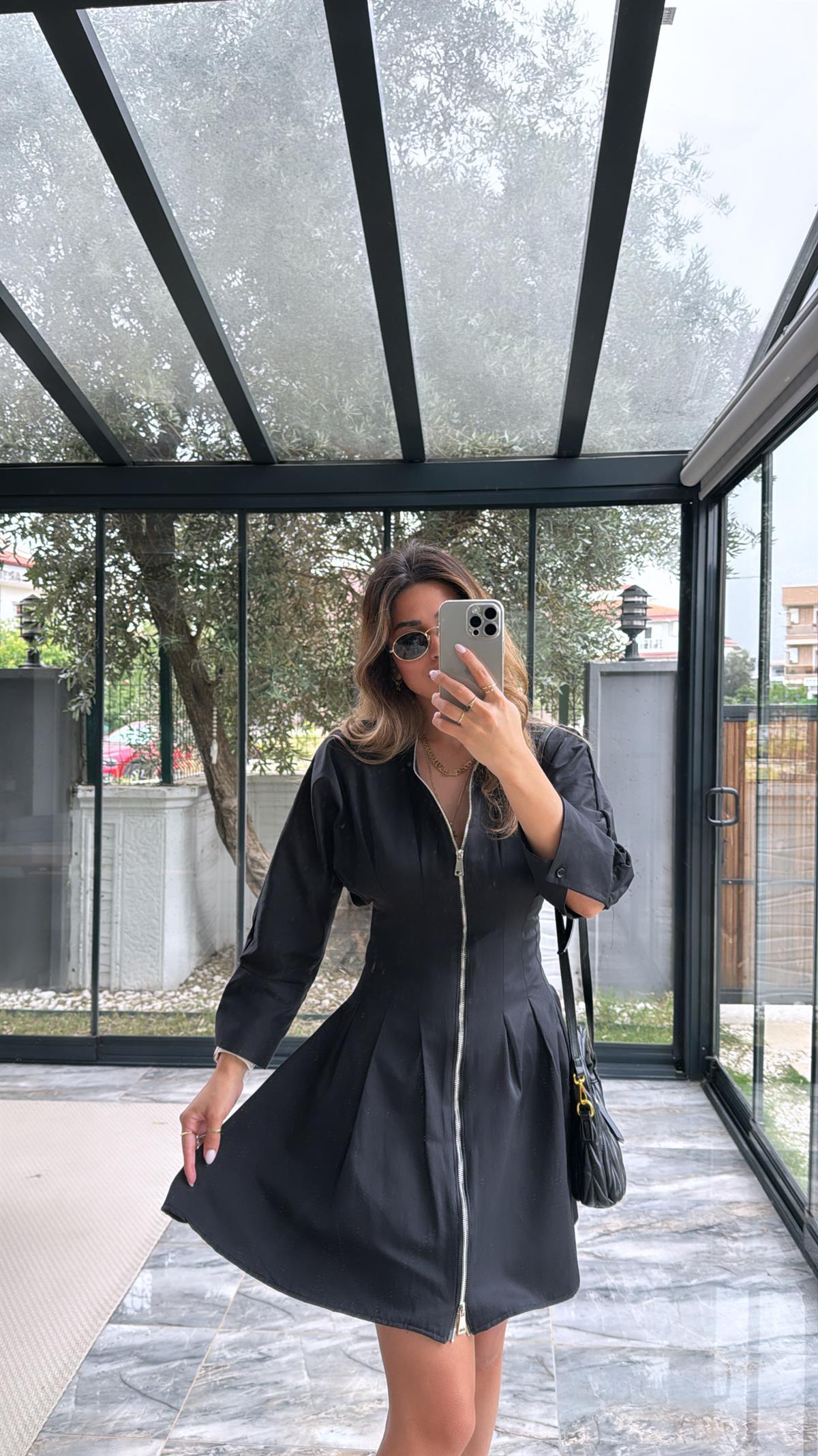 Siyah Fermuarlı Tasarım Elbise