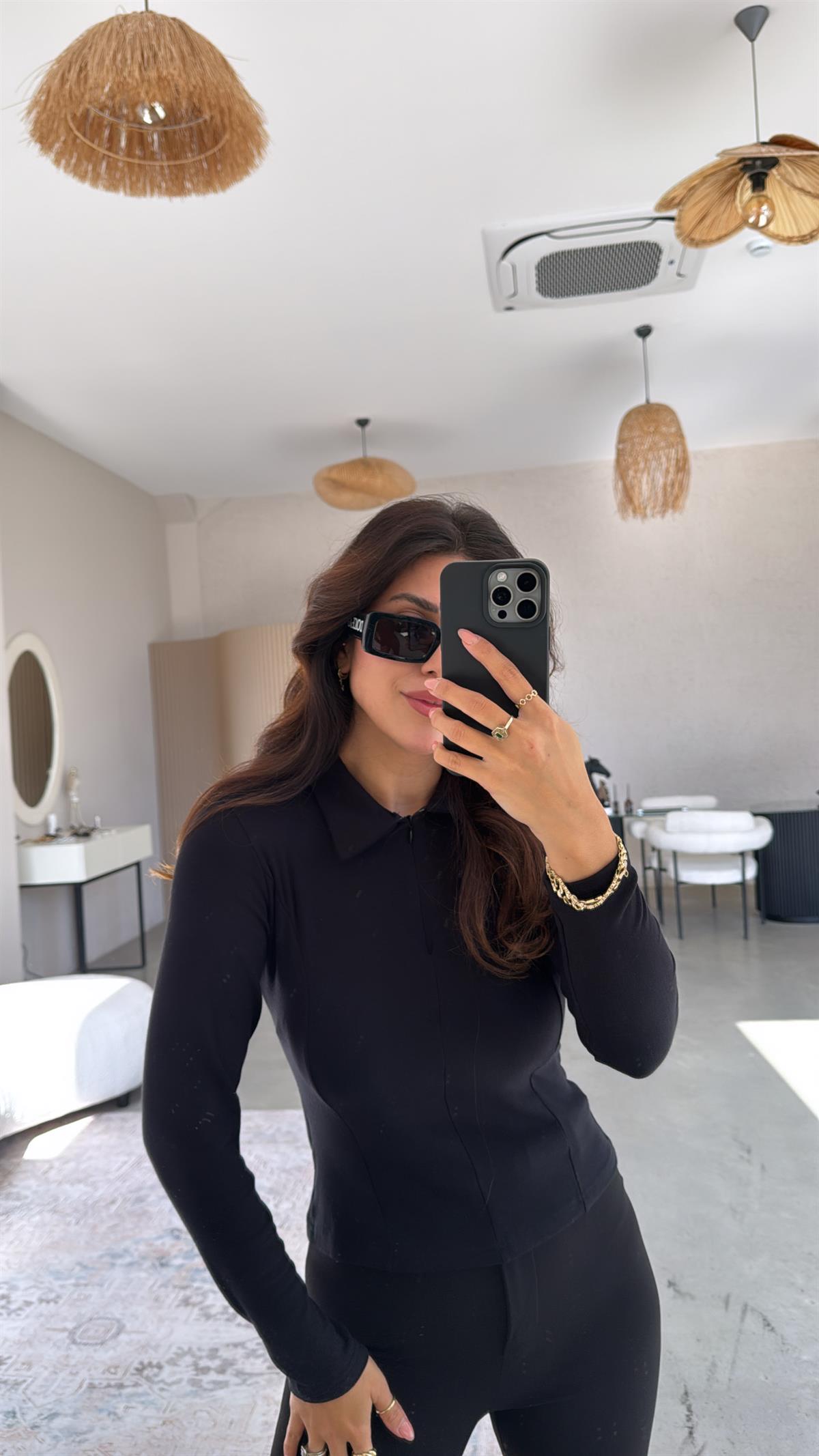 Siyah Fermuarlı Yakalı Modal Bluz