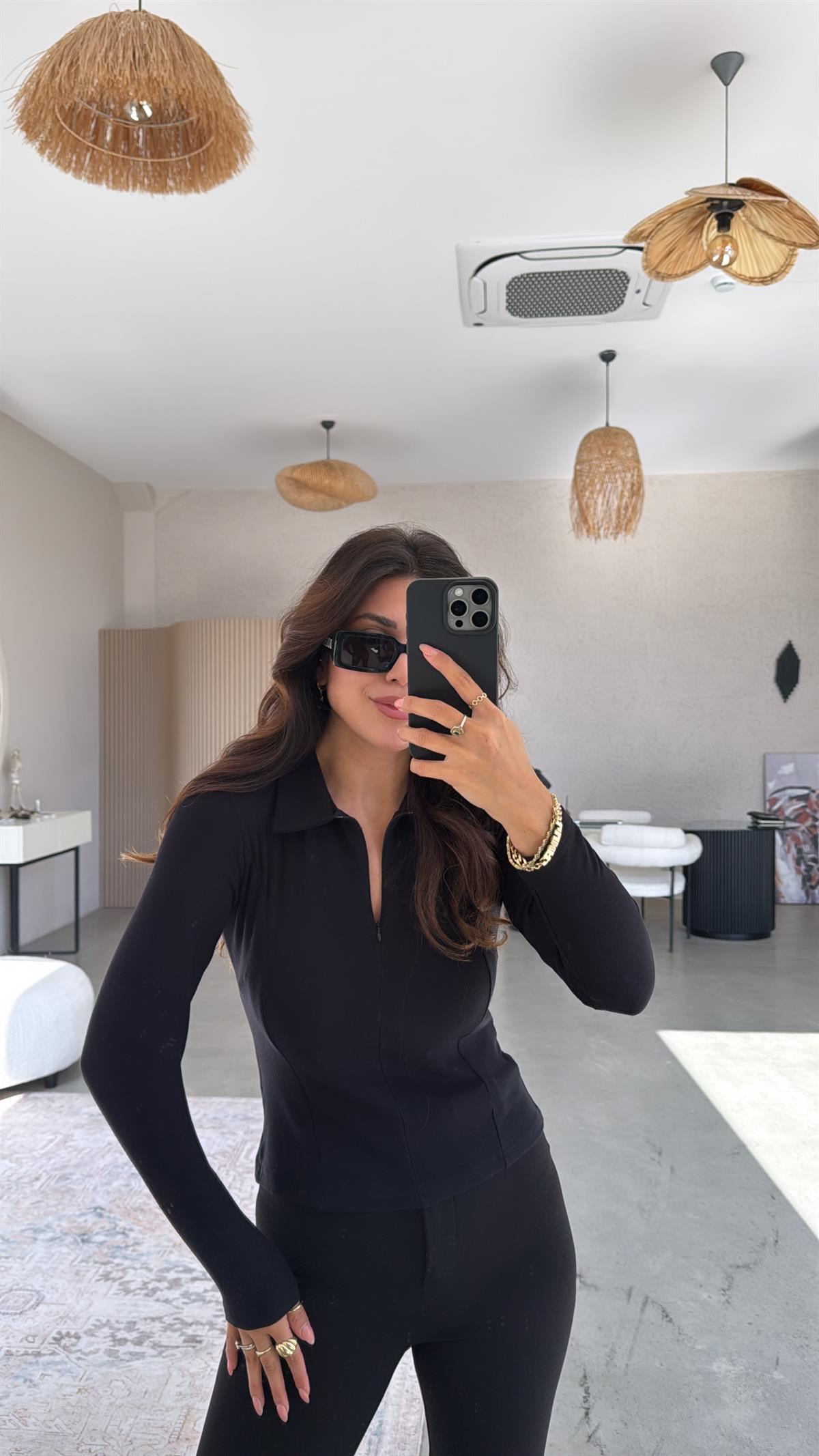 Siyah Fermuarlı Yakalı Modal Bluz