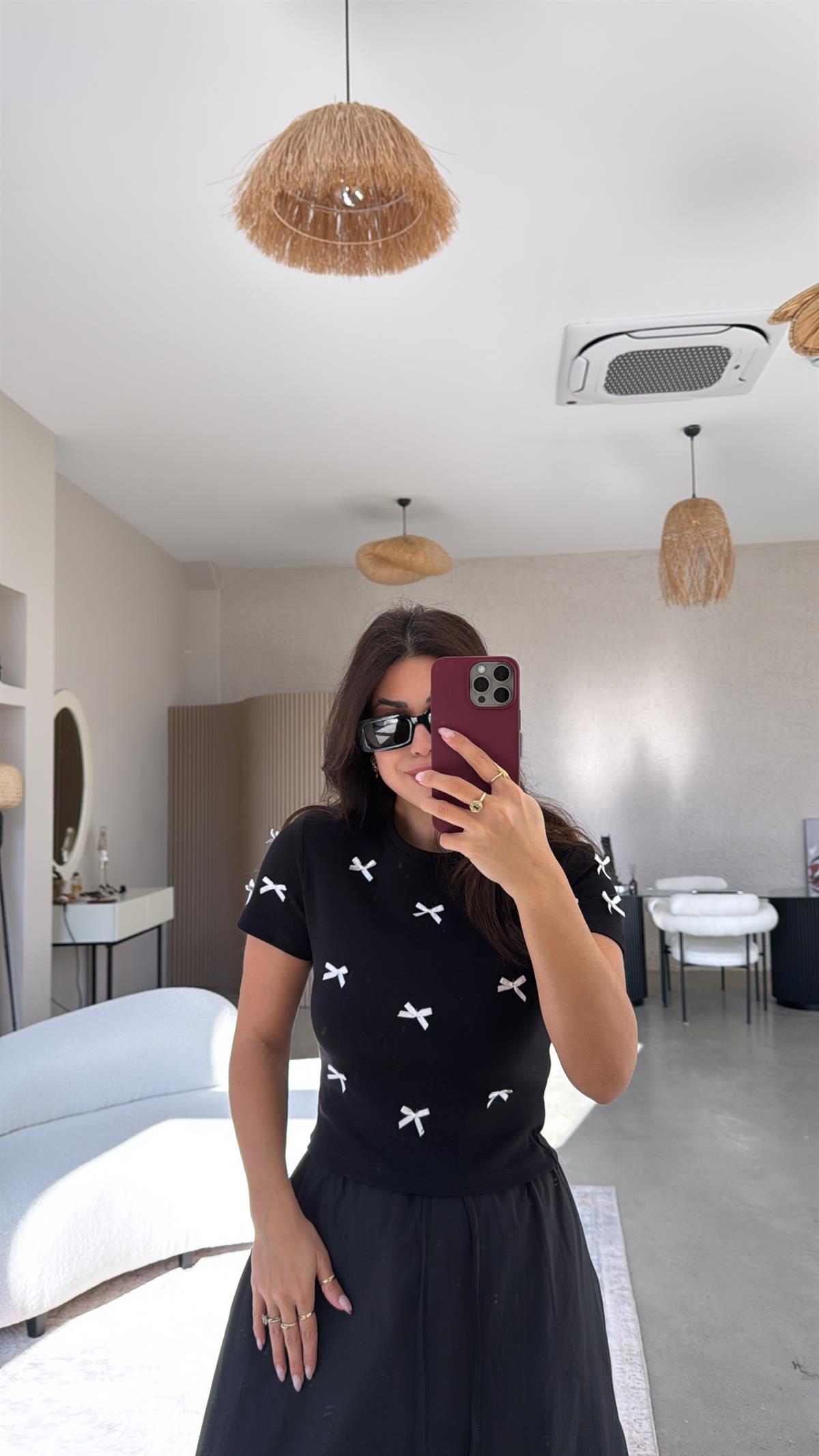 Siyah Fiyonk Detaylı Tshirt