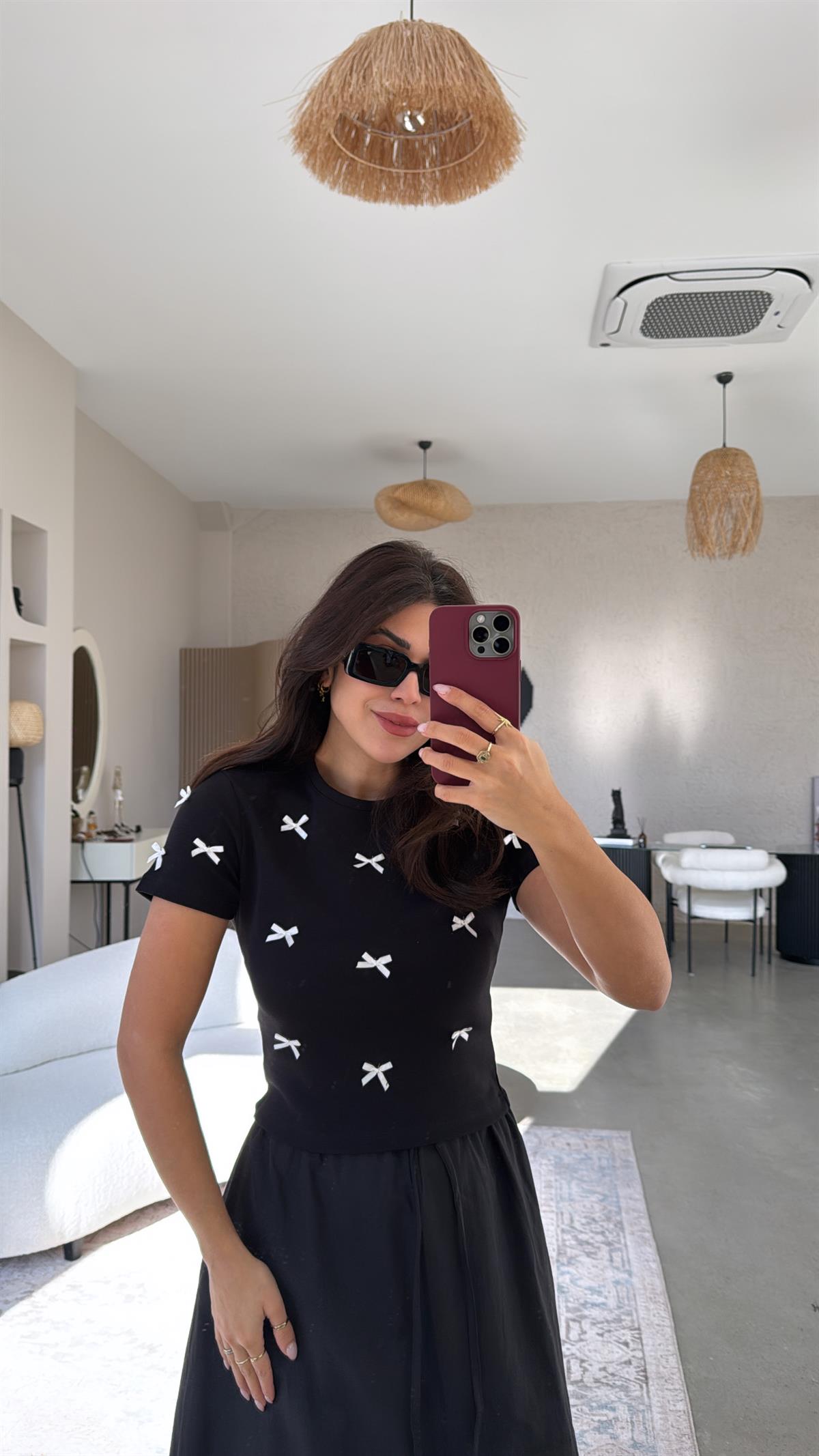 Siyah Fiyonk Detaylı Tshirt