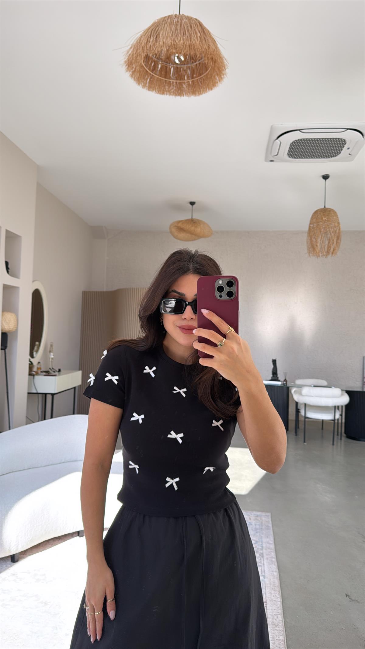 Siyah Fiyonk Detaylı Tshirt