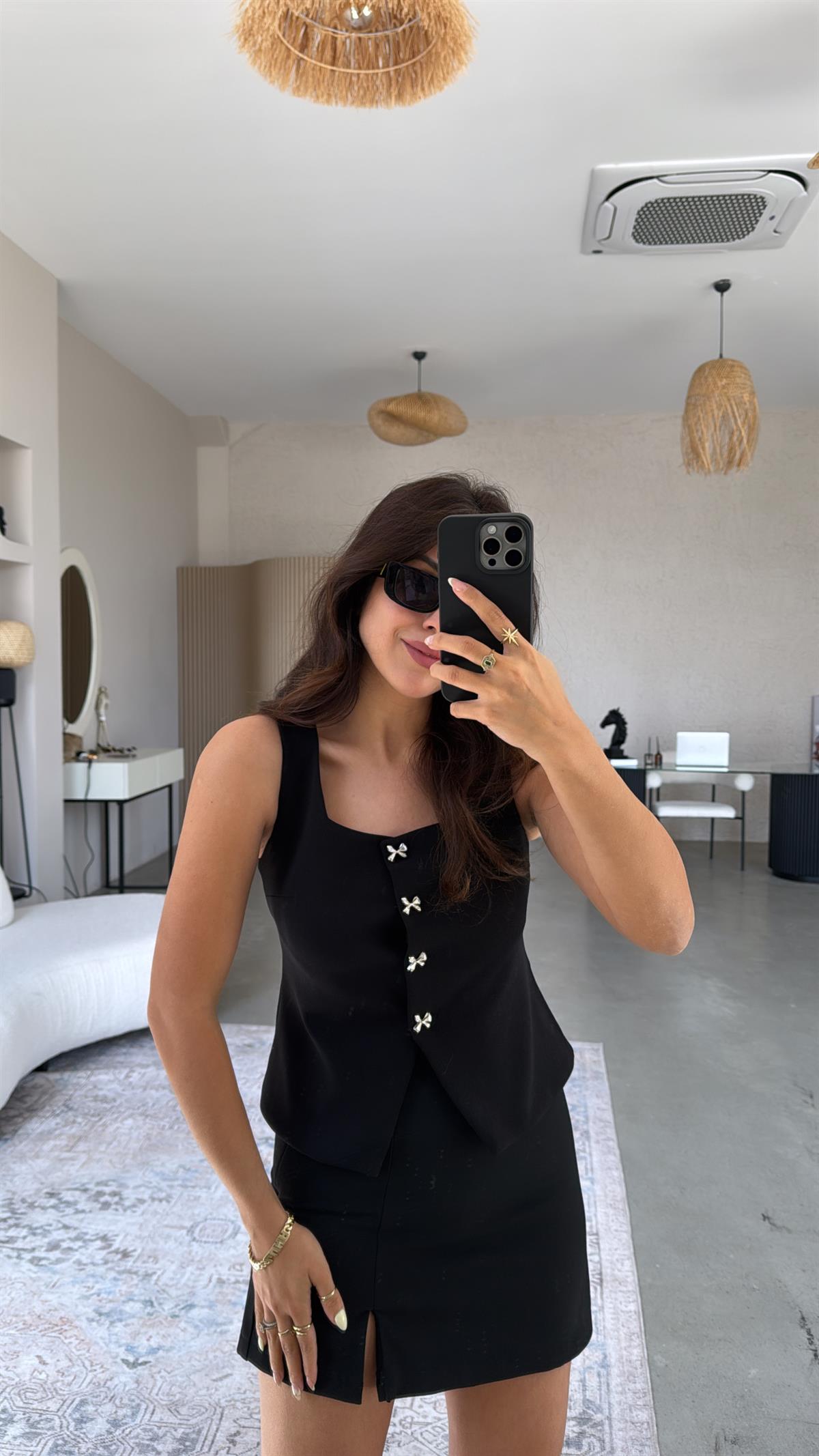 Siyah Fiyonk Düğmeli Kumaş Yelek