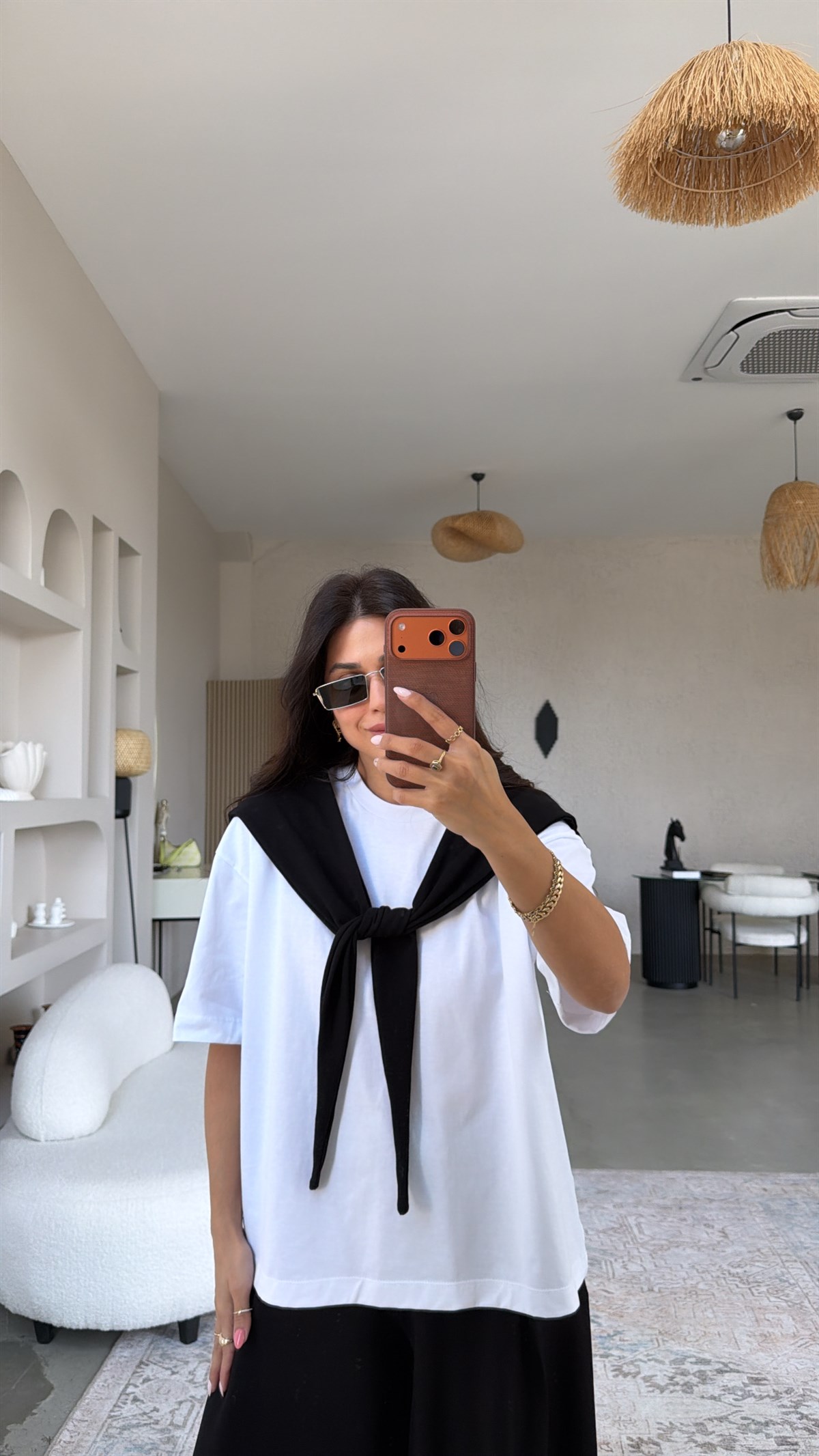 Siyah Fular Detaylı Pamuk Tshirt