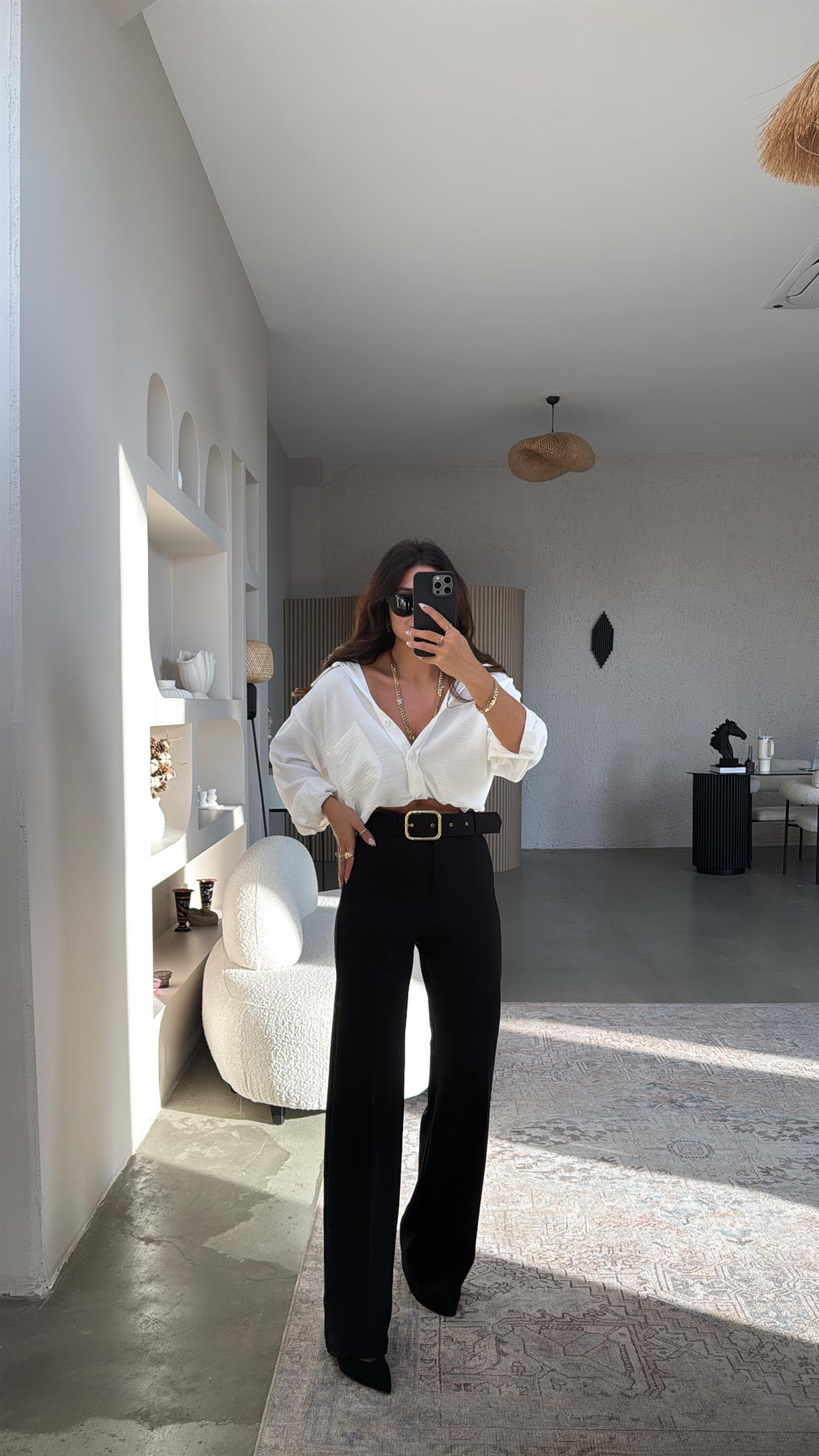 Siyah Gold Tokalı Kemerli Pantolon