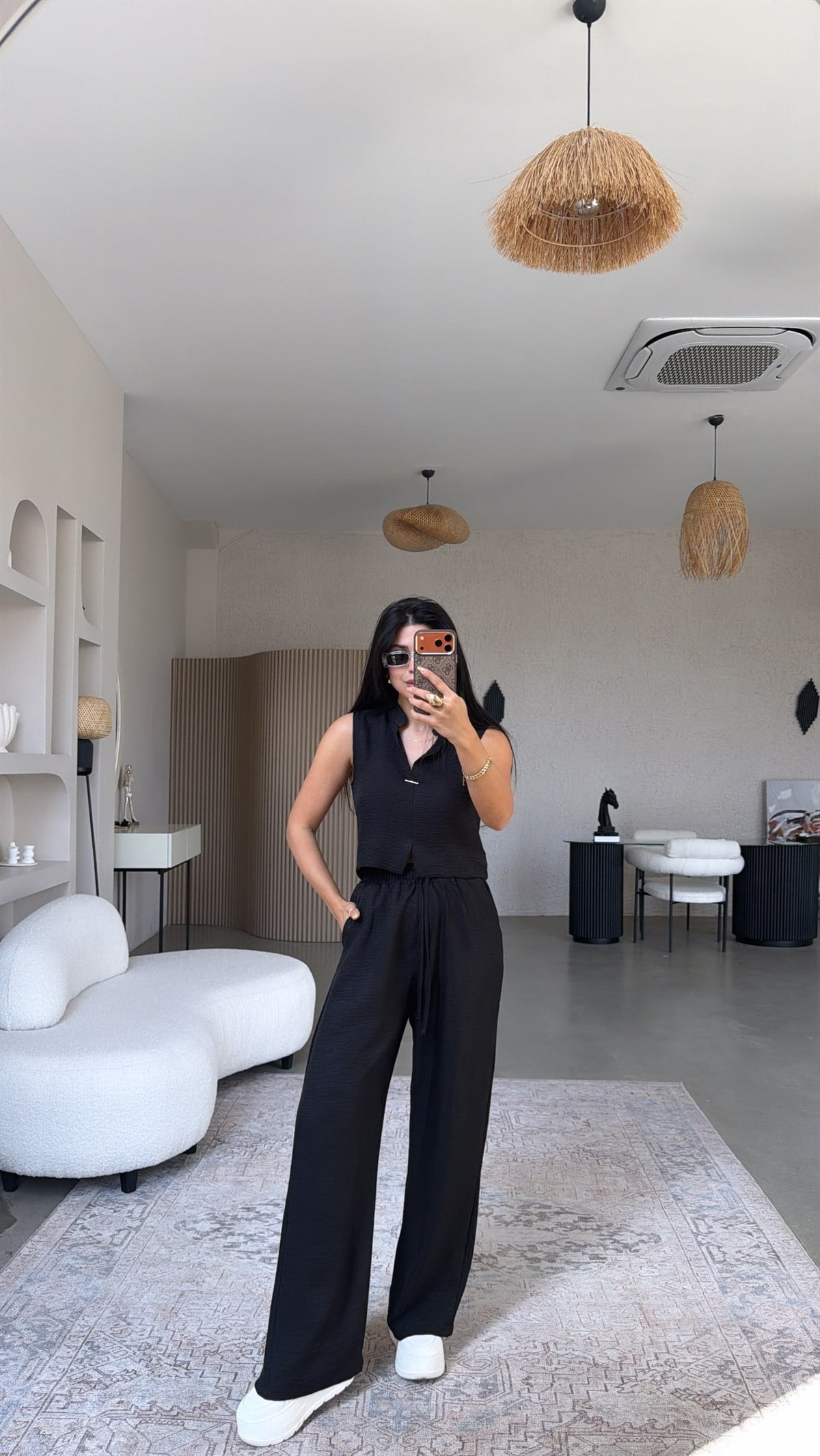Siyah Gümüş Aksesuarlı Pantolon Bluz Takım