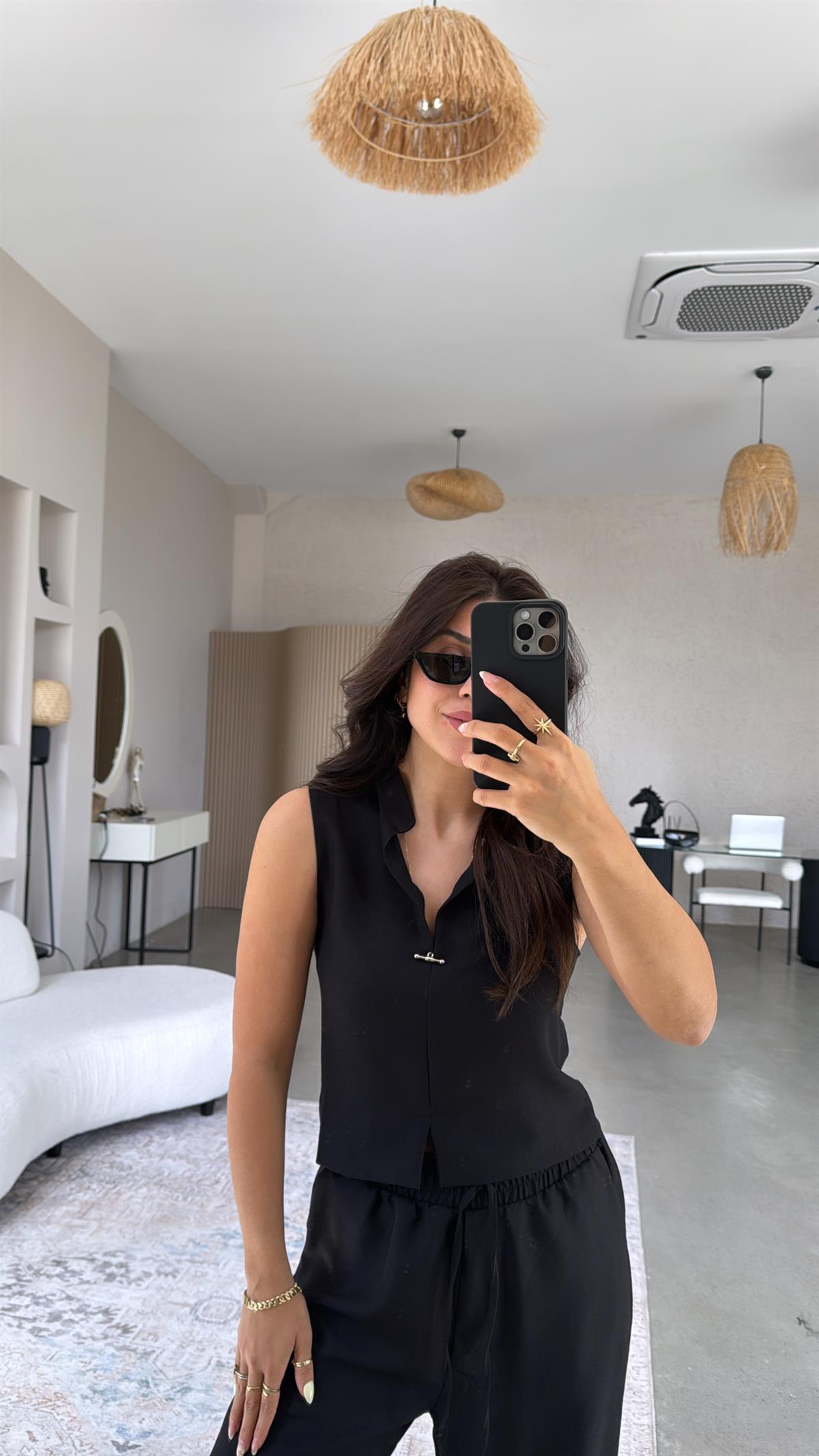 Siyah Gümüş Aksesuarlı Pantolon Bluz Takım