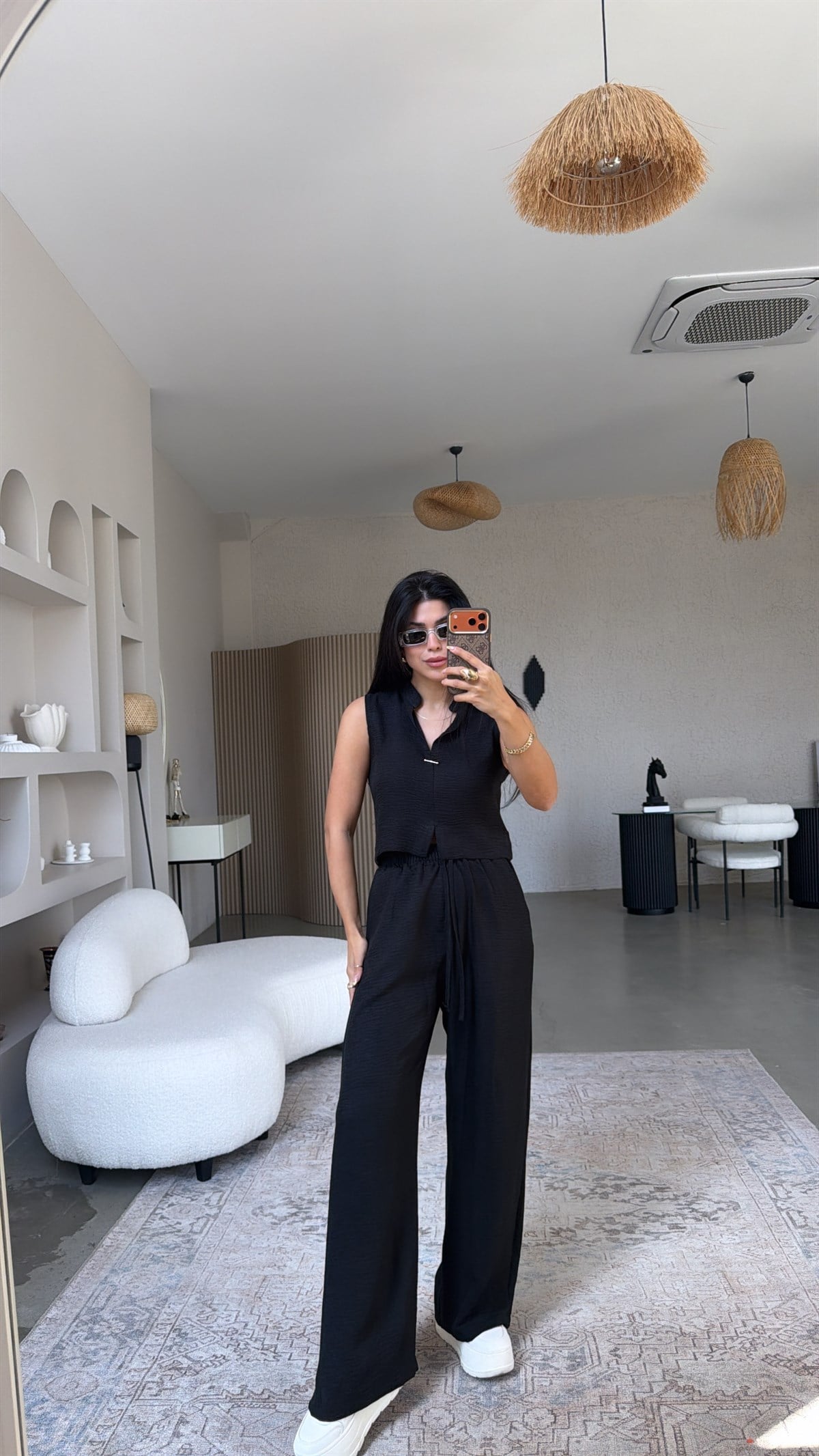 Siyah Gümüş Aksesuarlı Pantolon Bluz Takım