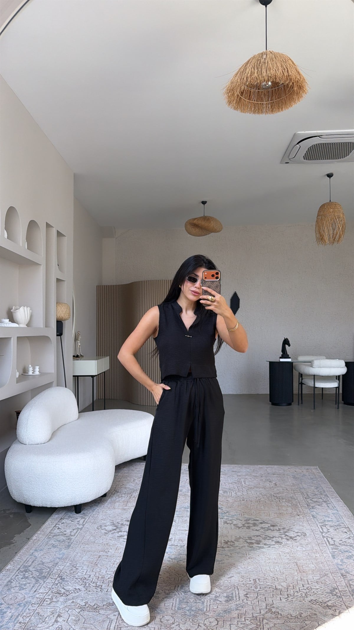 Siyah Gümüş Aksesuarlı Pantolon Bluz Takım