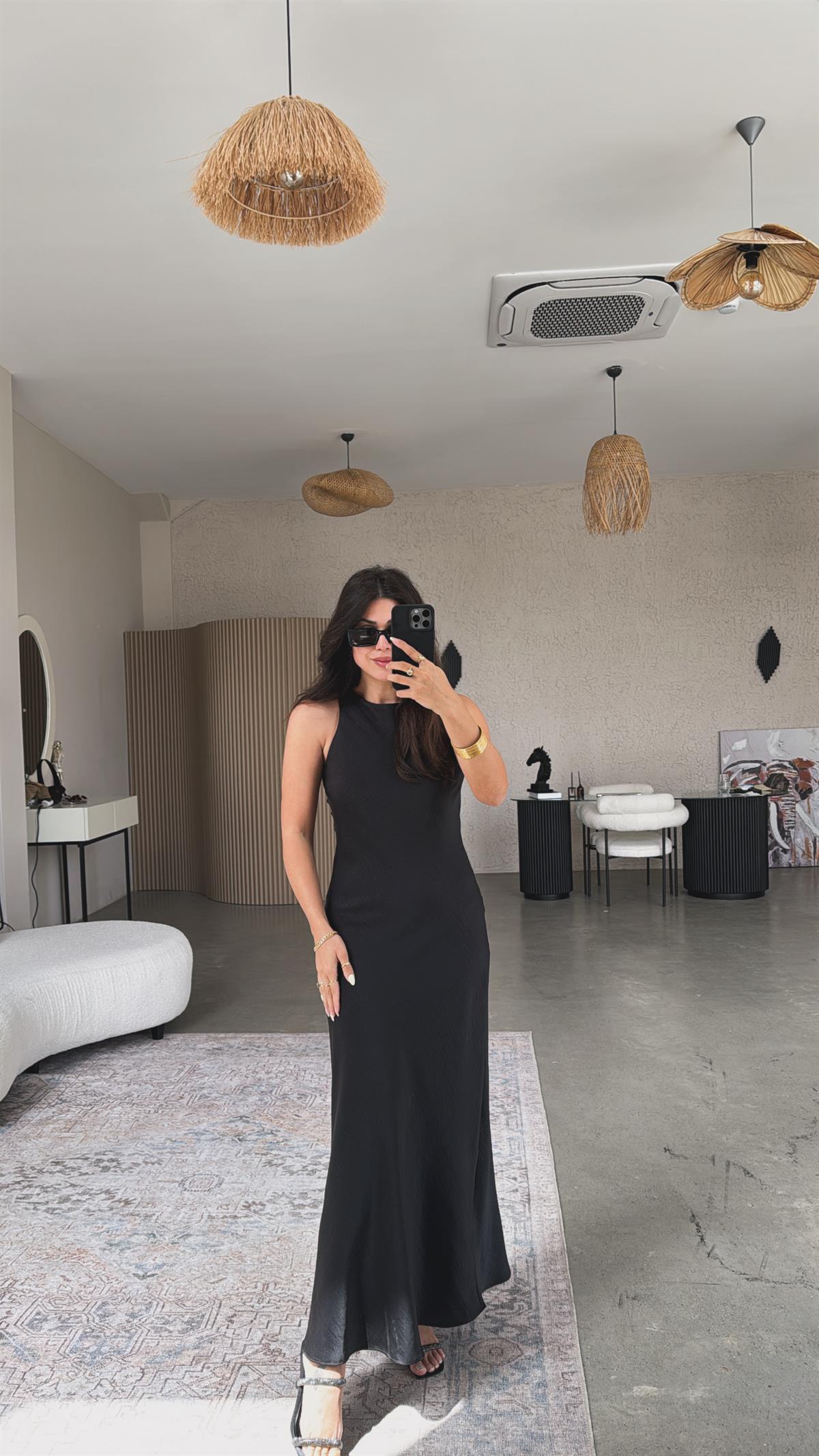 Siyah Halter Yaka Maxi Elbise