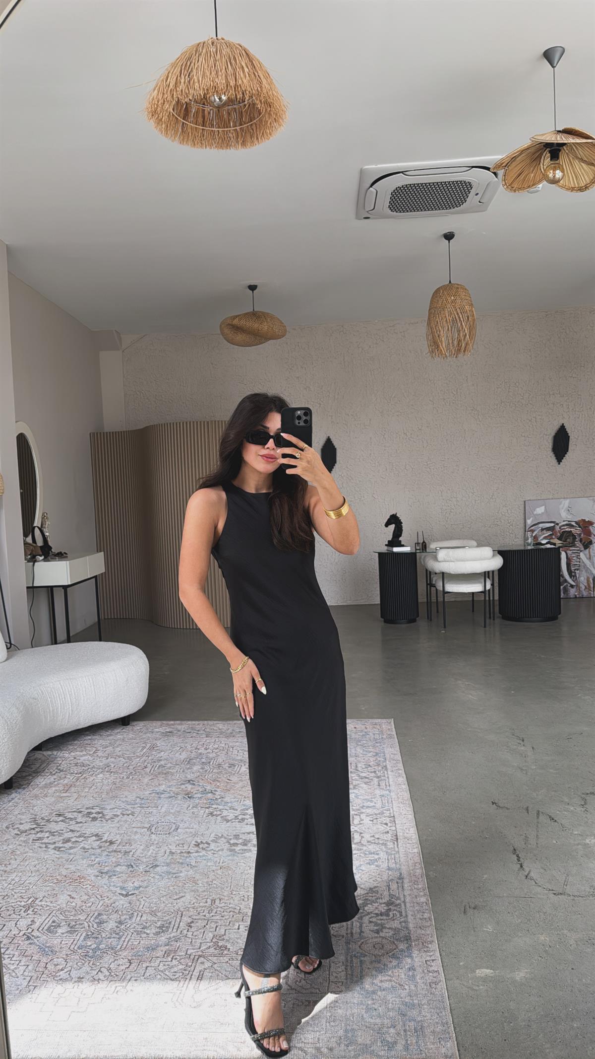 Siyah Halter Yaka Maxi Elbise