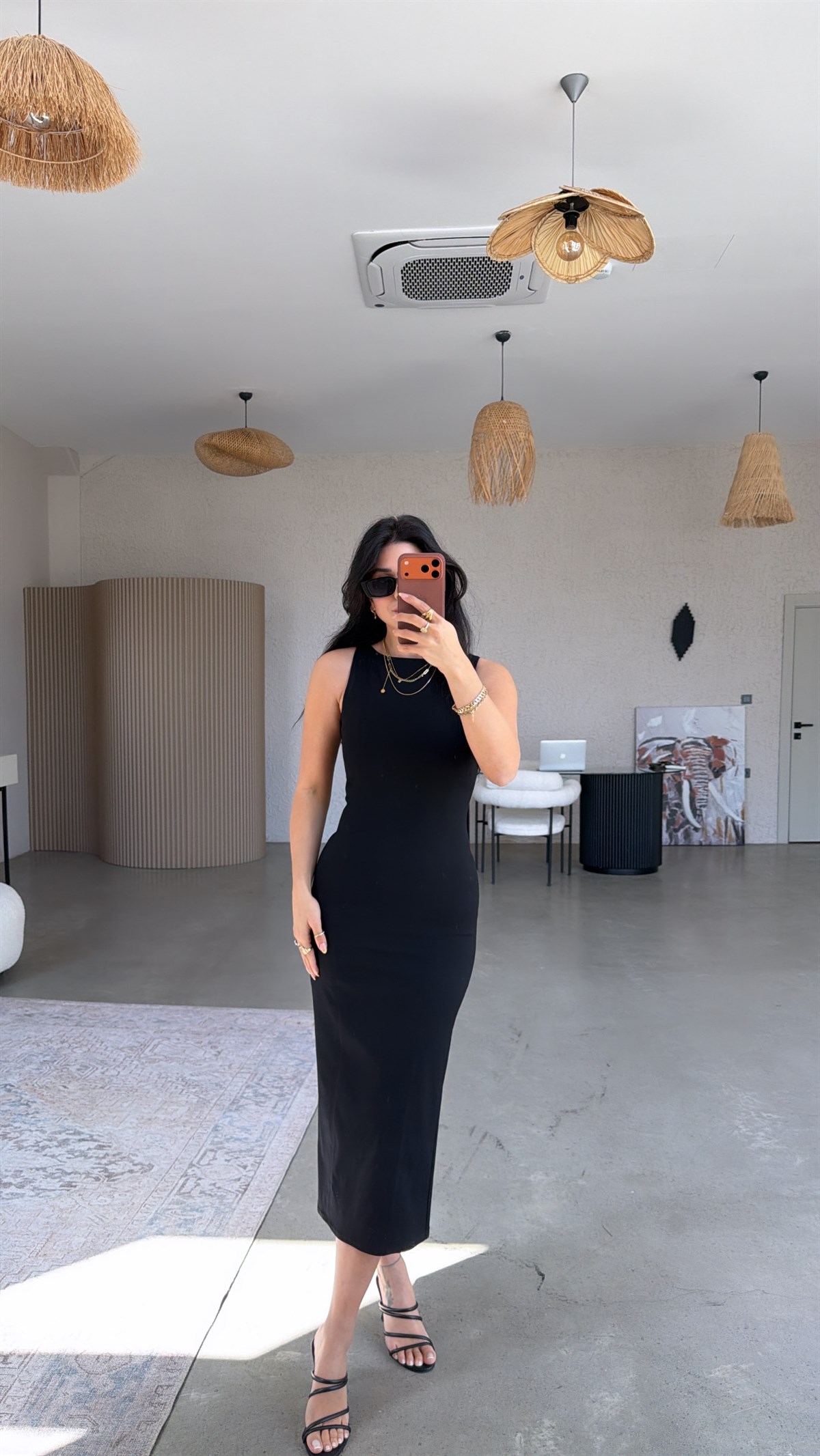 Siyah Halter Yaka Streç Kumaş Midi Boy Dlv Elbise