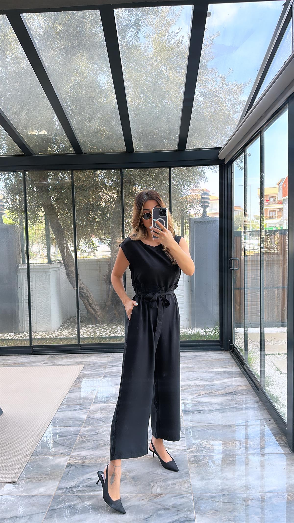 Siyah İpek Kumaş Beli Kuşaklı Tulum