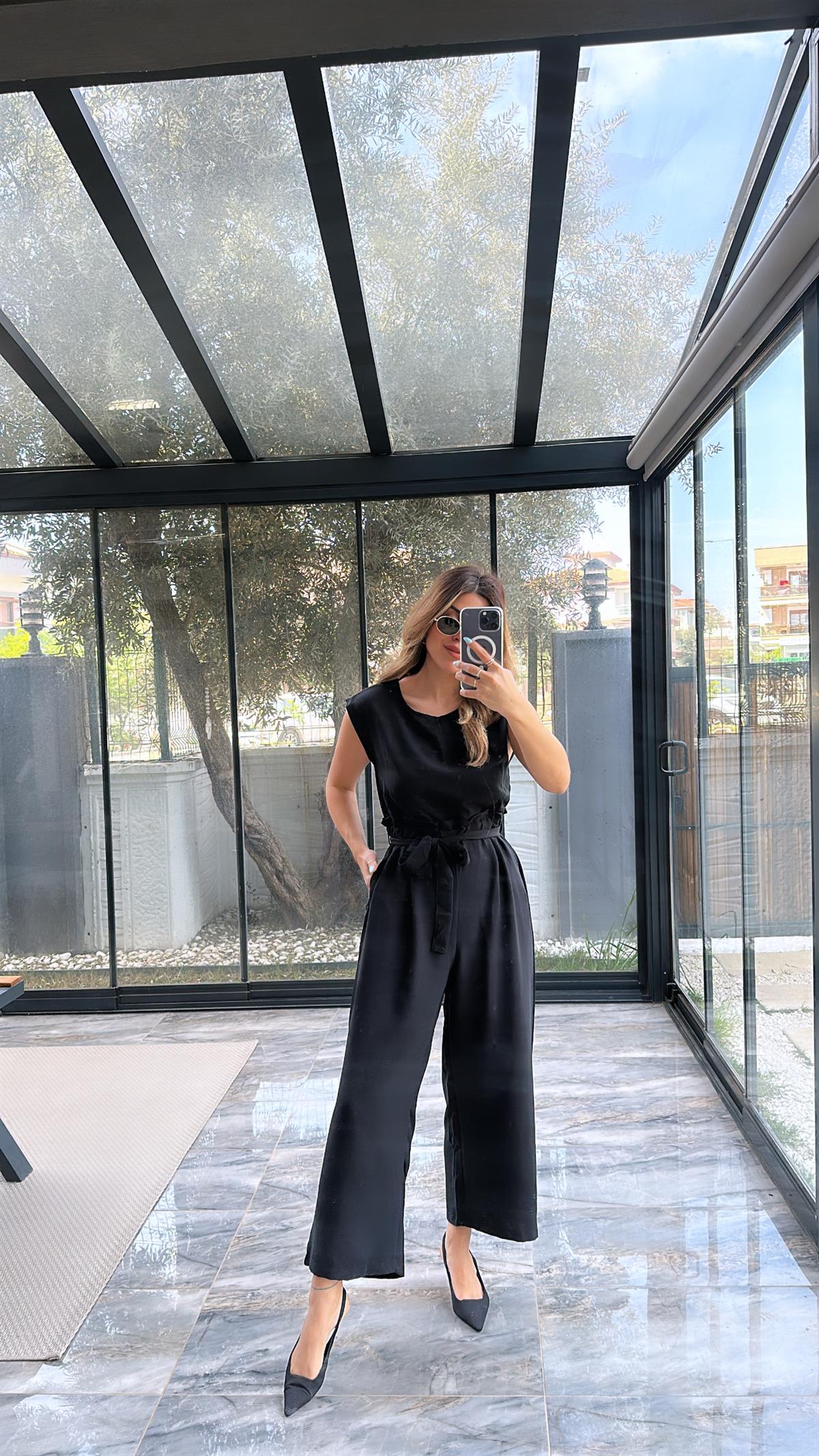 Siyah İpek Kumaş Beli Kuşaklı Tulum