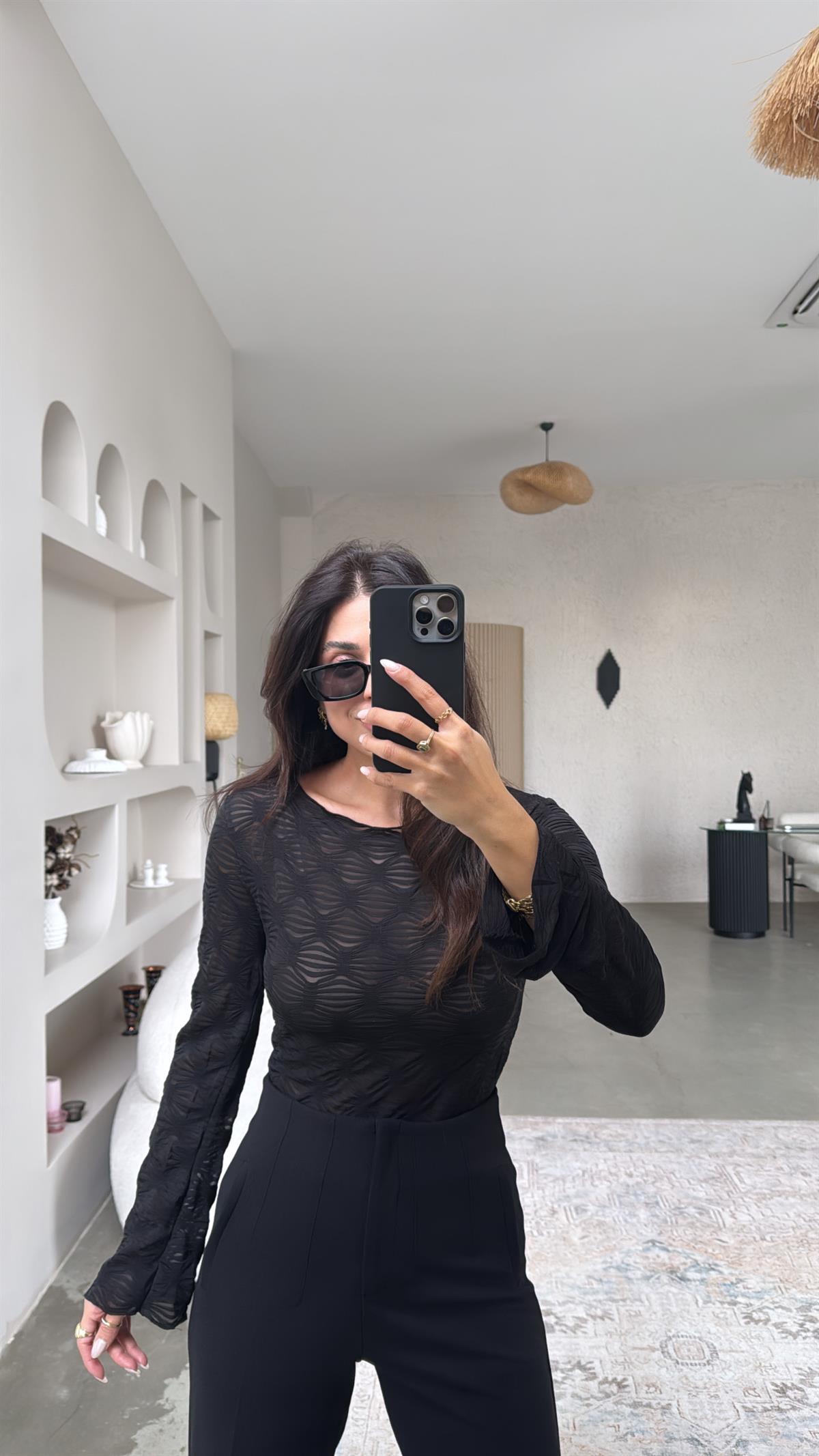 Siyah İstiridye Desenli Transparan Bluz