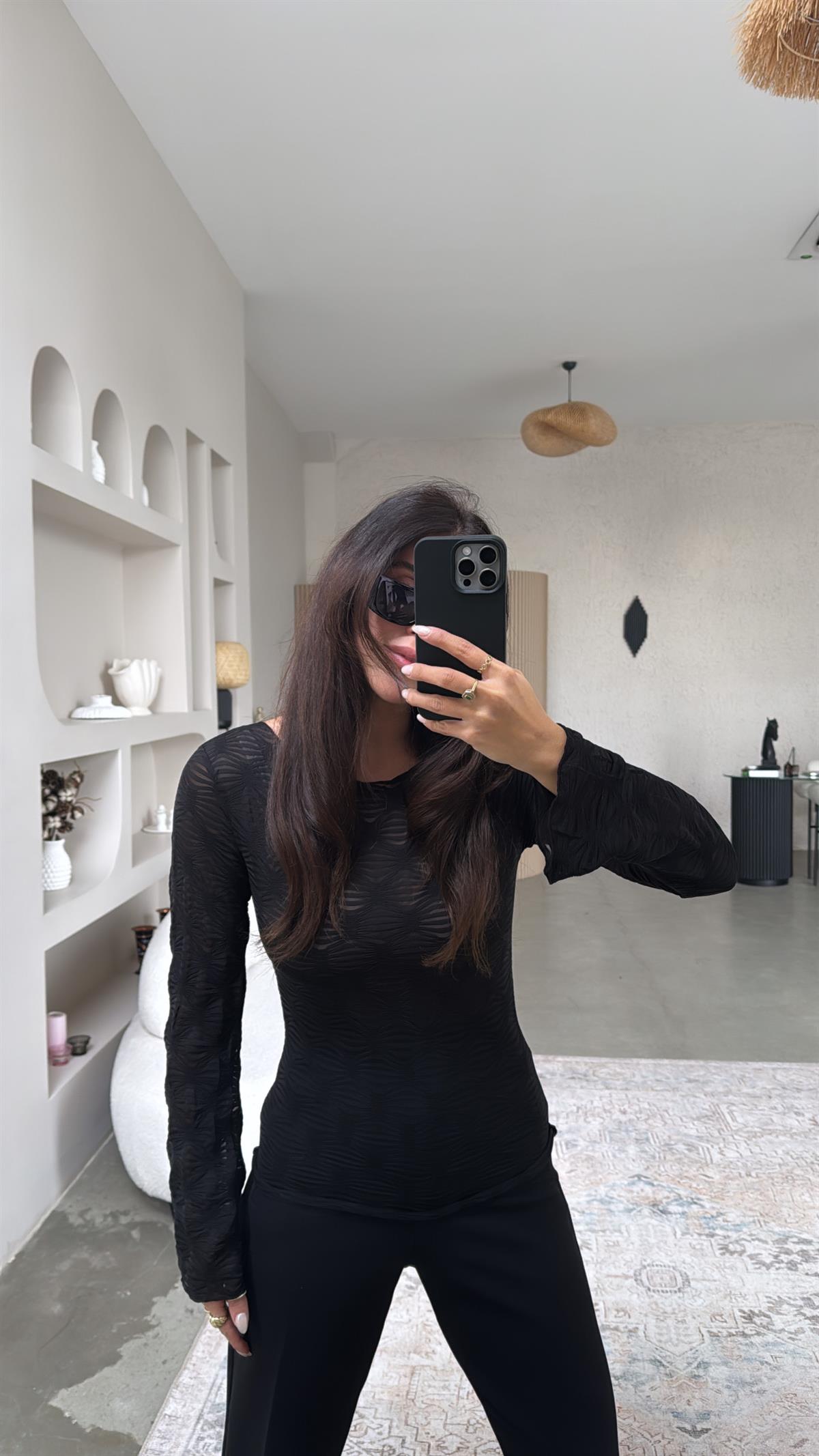 Siyah İstiridye Desenli Transparan Bluz