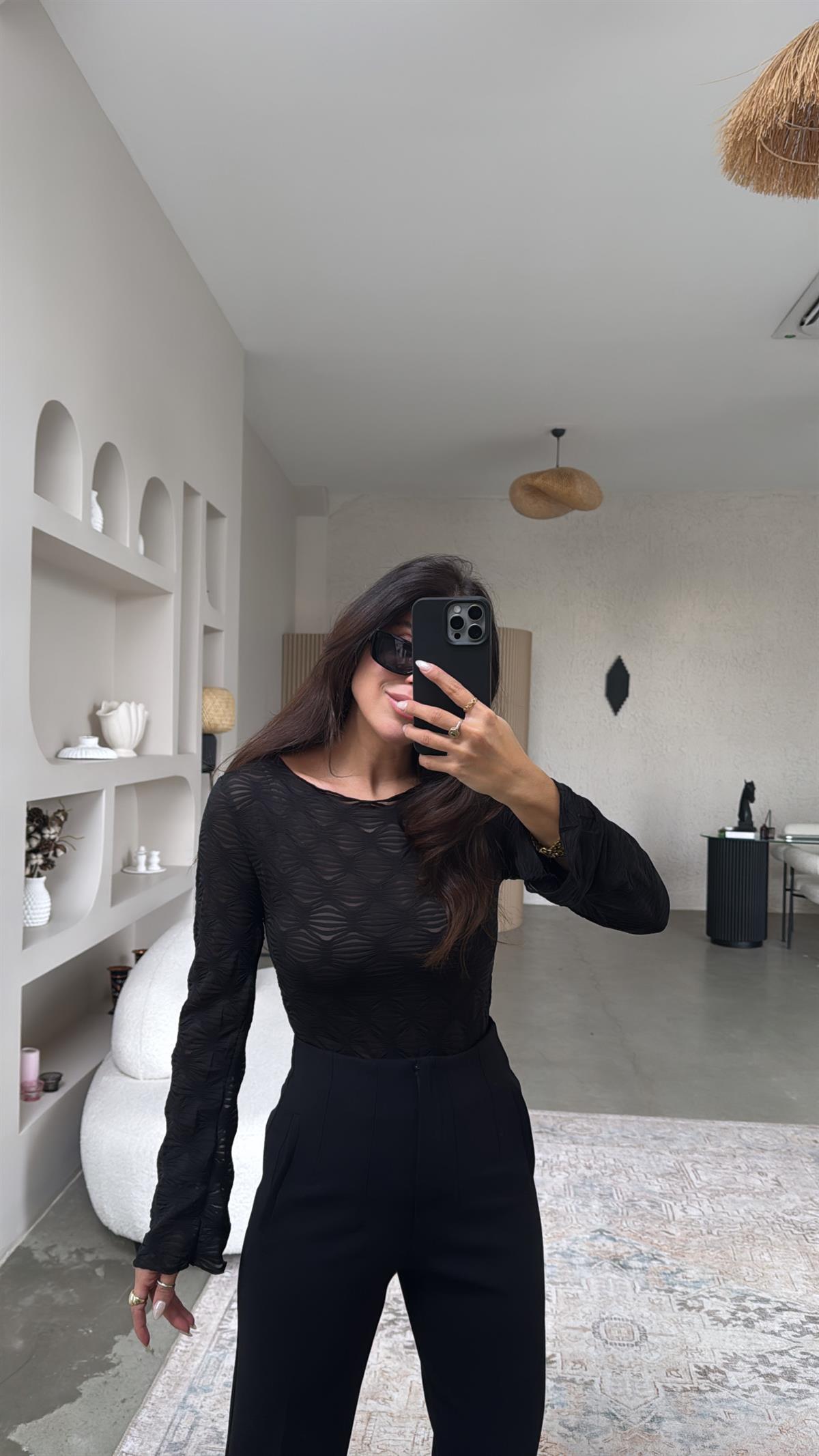 Siyah İstiridye Desenli Transparan Bluz