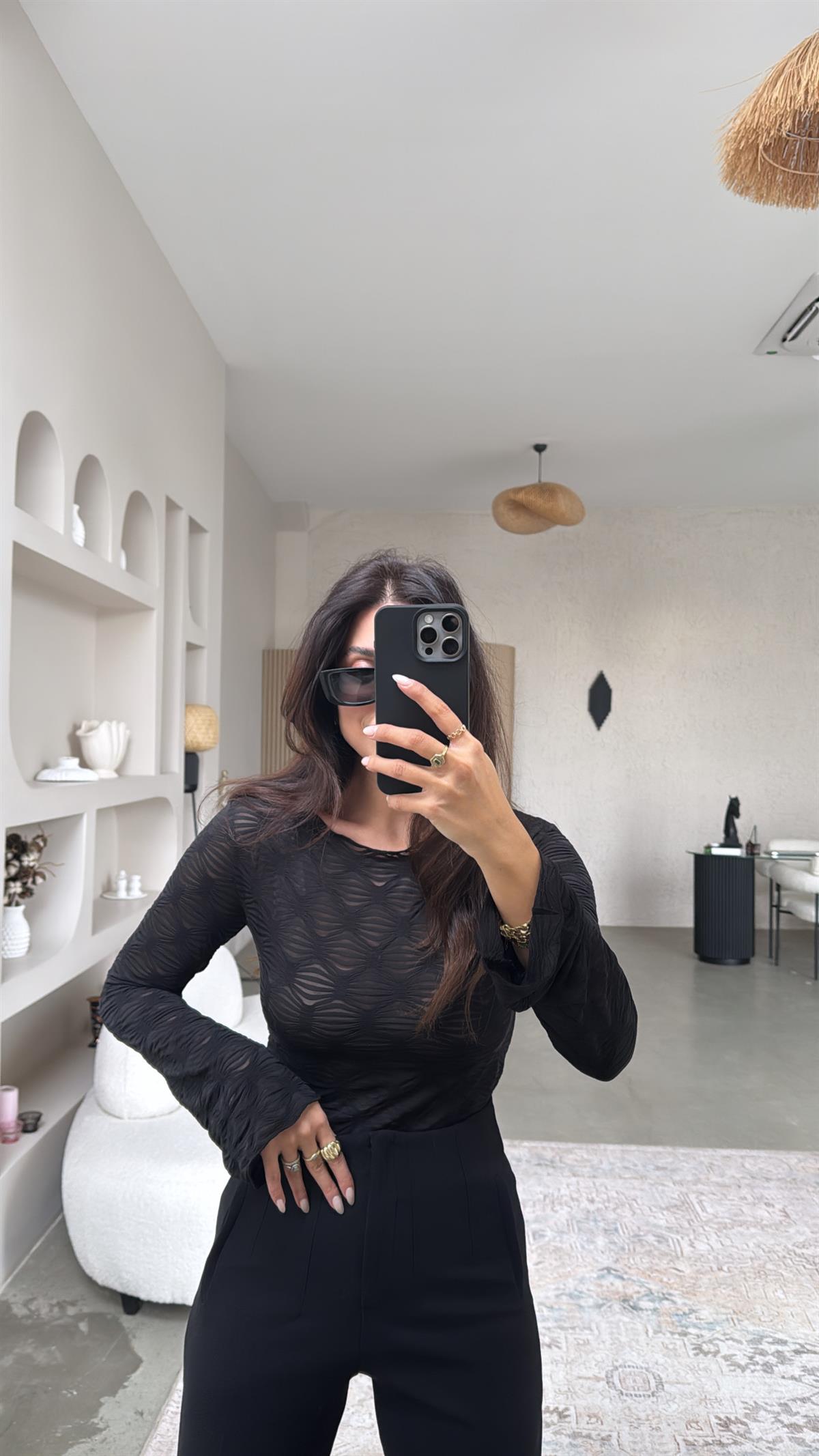 Siyah İstiridye Desenli Transparan Bluz