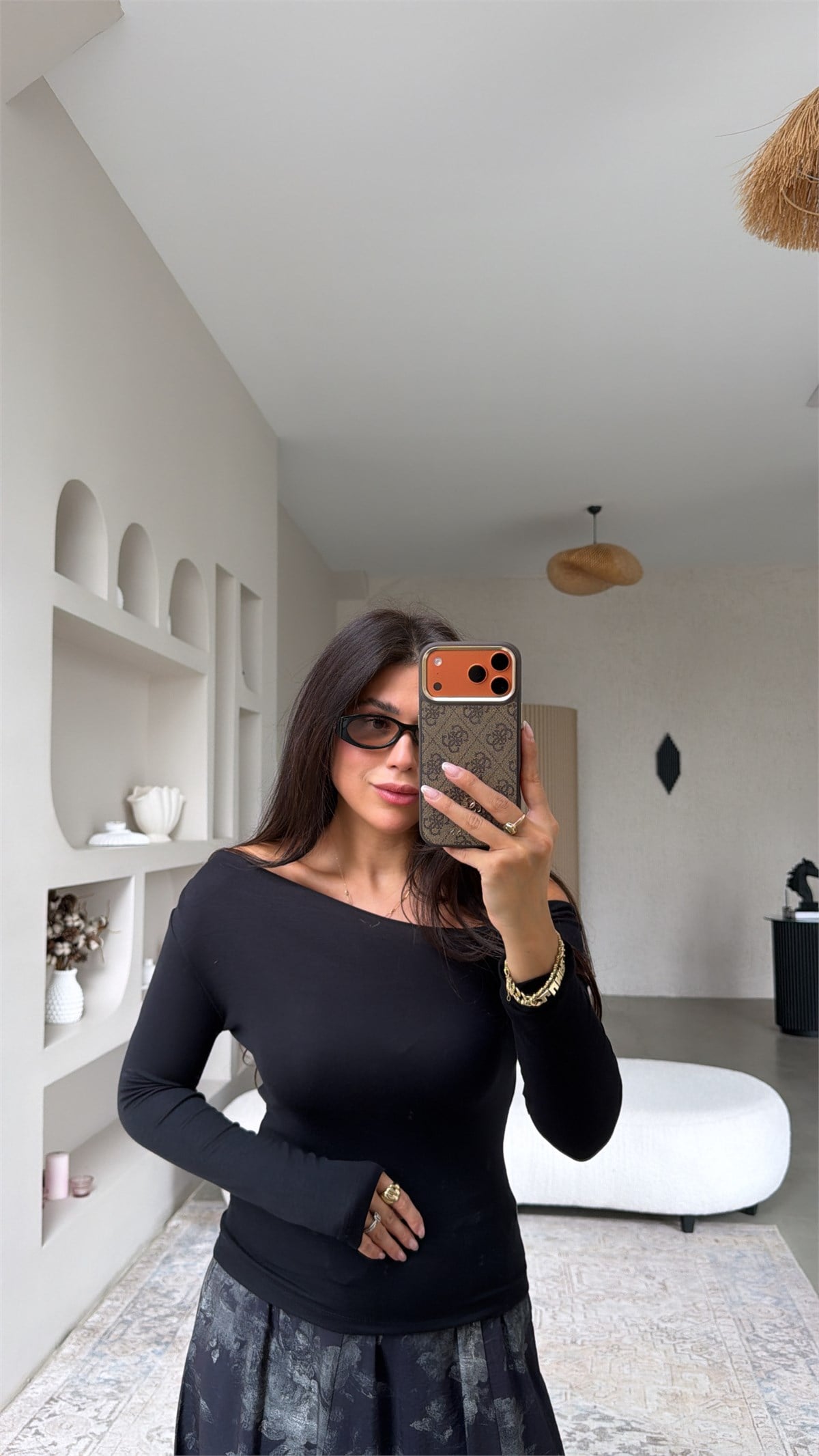 Siyah İthal Modal Kumaş Omzu Açık Bluz