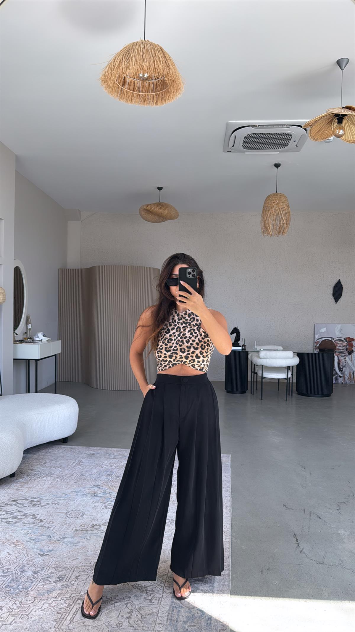 Siyah Kaplama Düğme Salaş Kumaş Pantolon