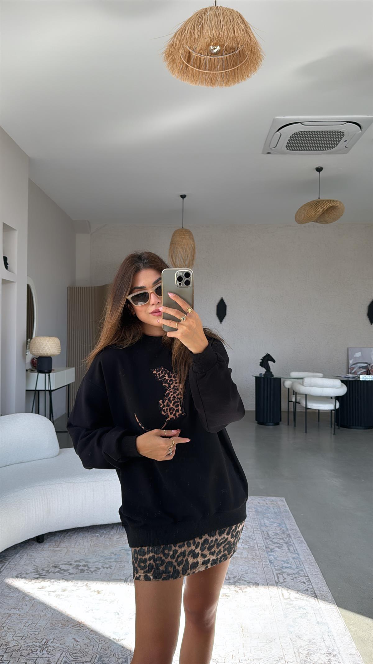 Siyah Kaplan Nakışlı İki İplik Sweatshirt