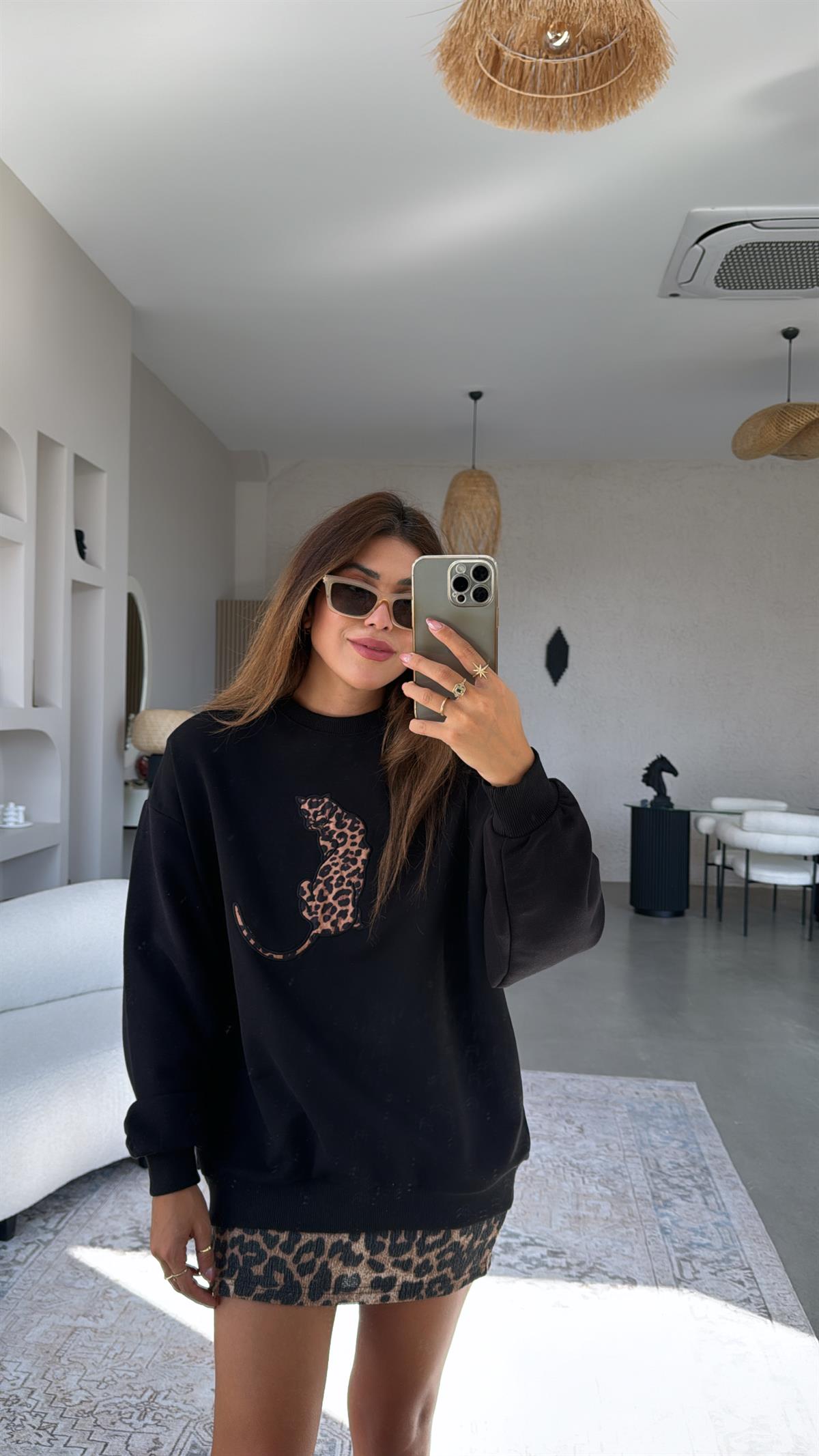 Siyah Kaplan Nakışlı İki İplik Sweatshirt